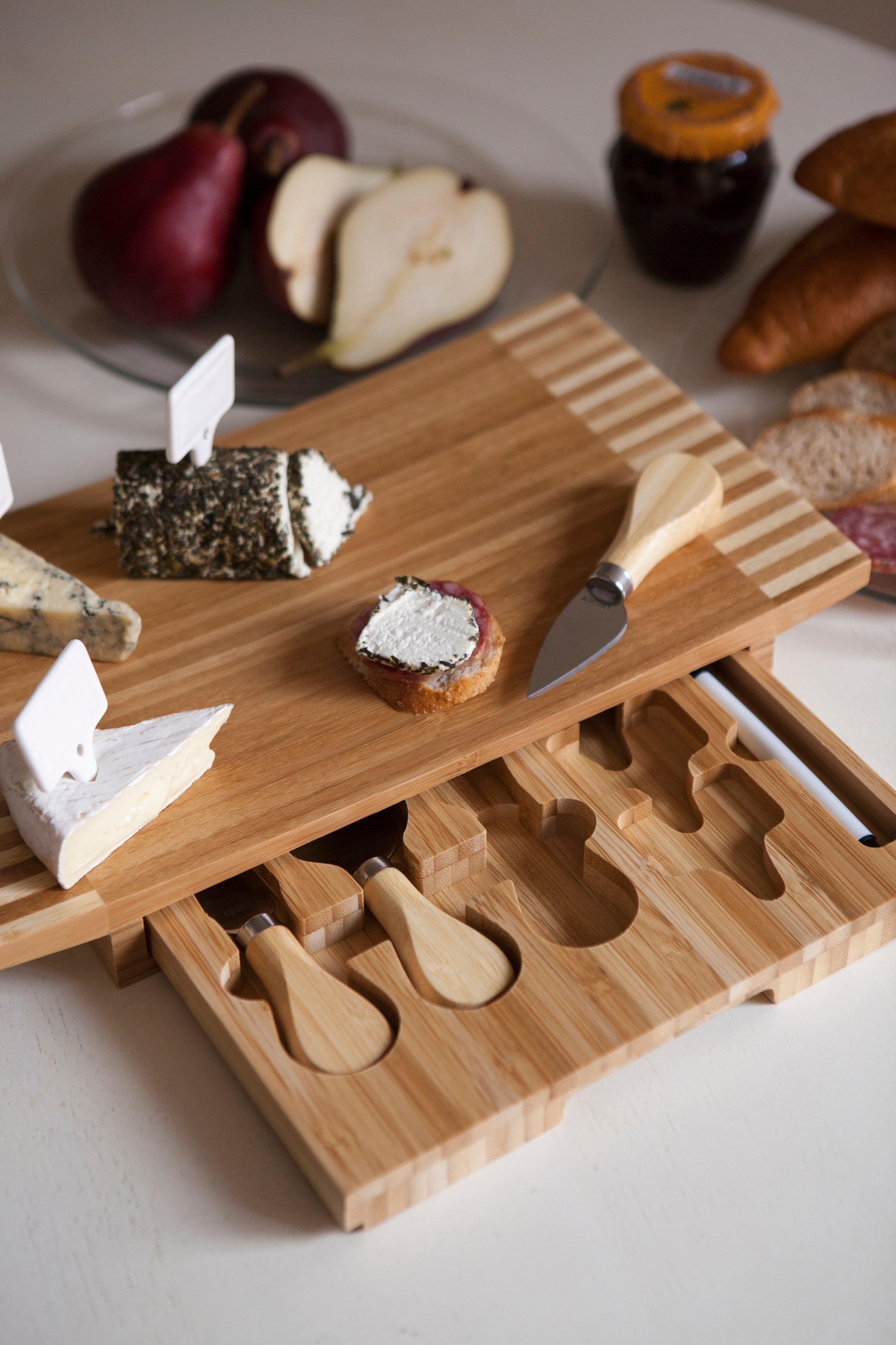 Concavo Cheese Cutting Board & Tools Set