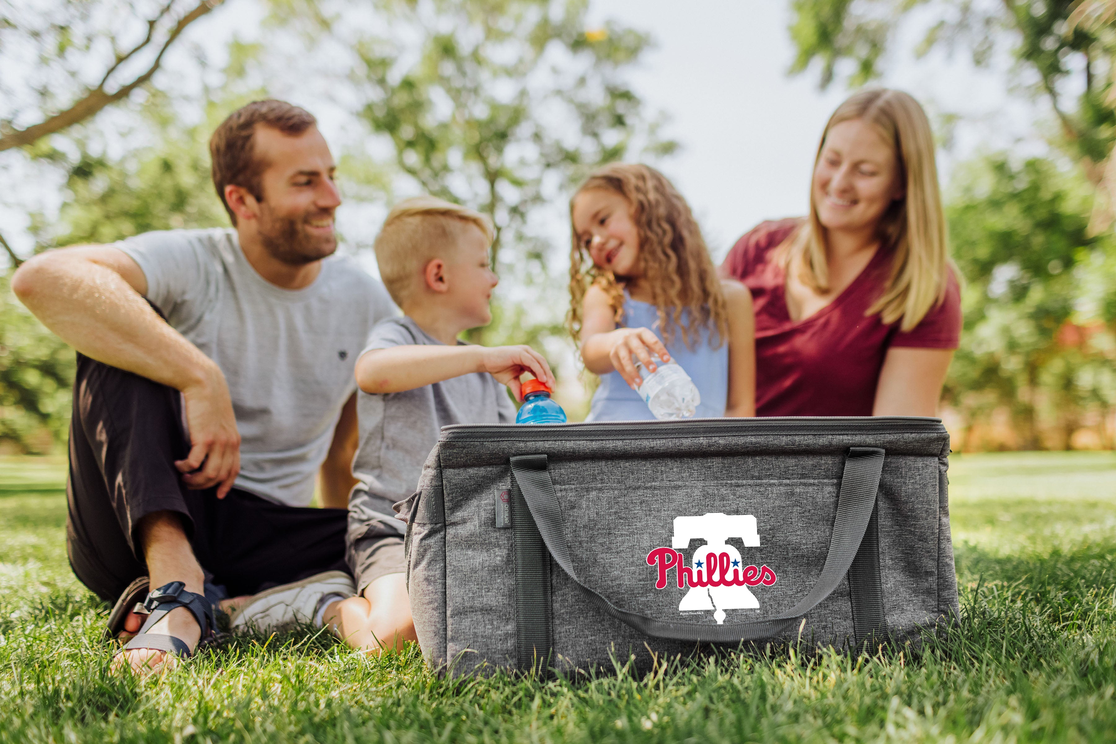 Philadelphia Phillies - 64 Can Collapsible Cooler