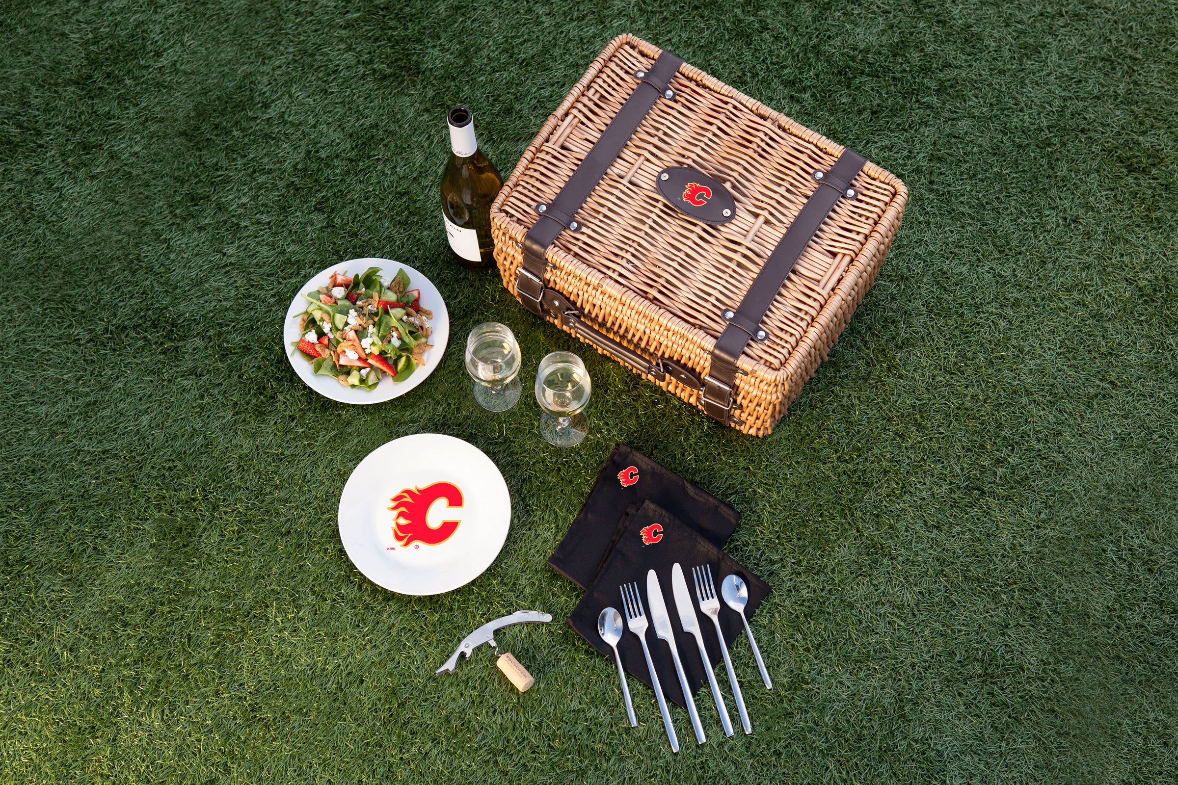 Calgary Flames - Champion Picnic Basket