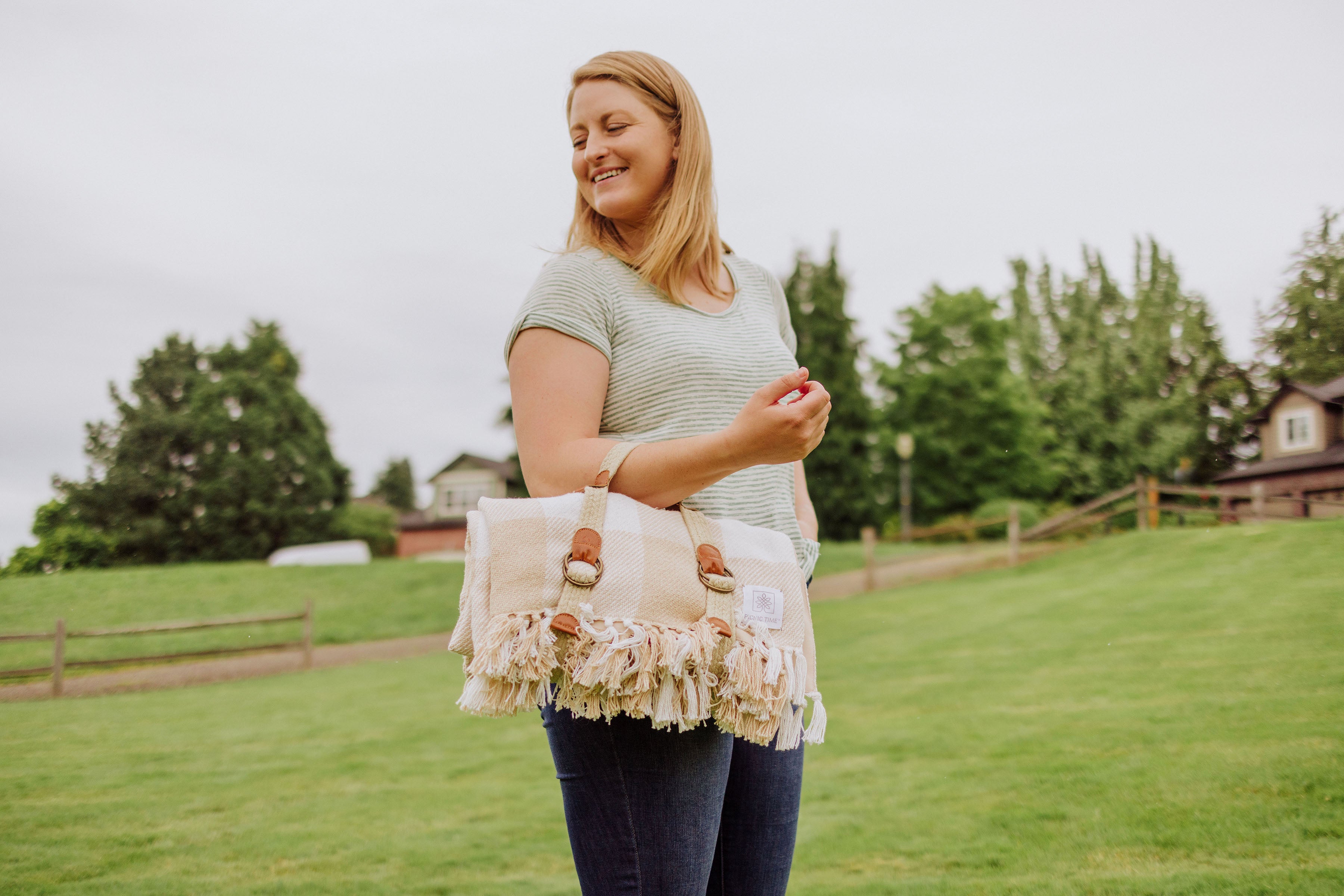Montecito Picnic Blanket with Harness