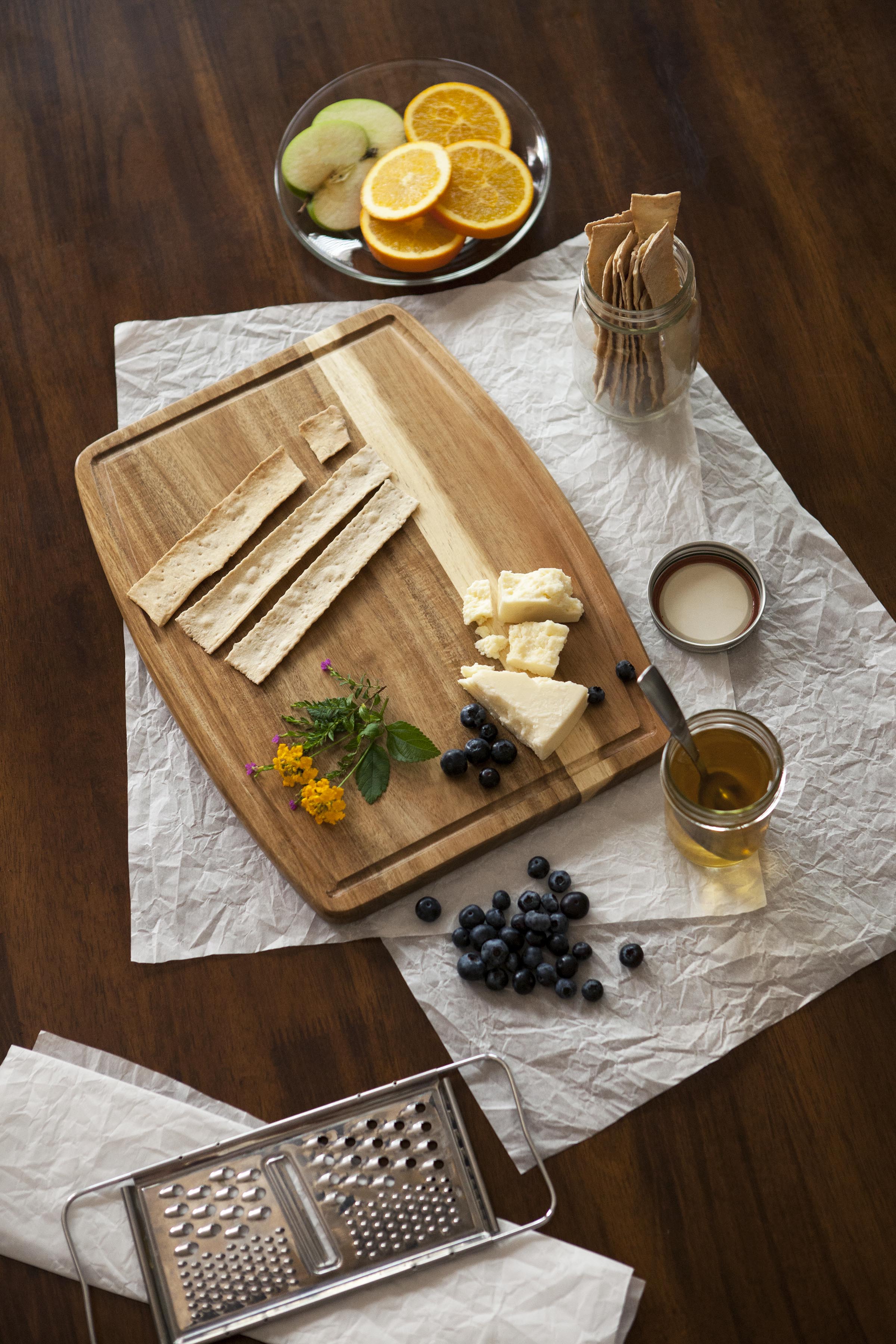 Mandalorian Grogu - Ovale Acacia Cutting Board