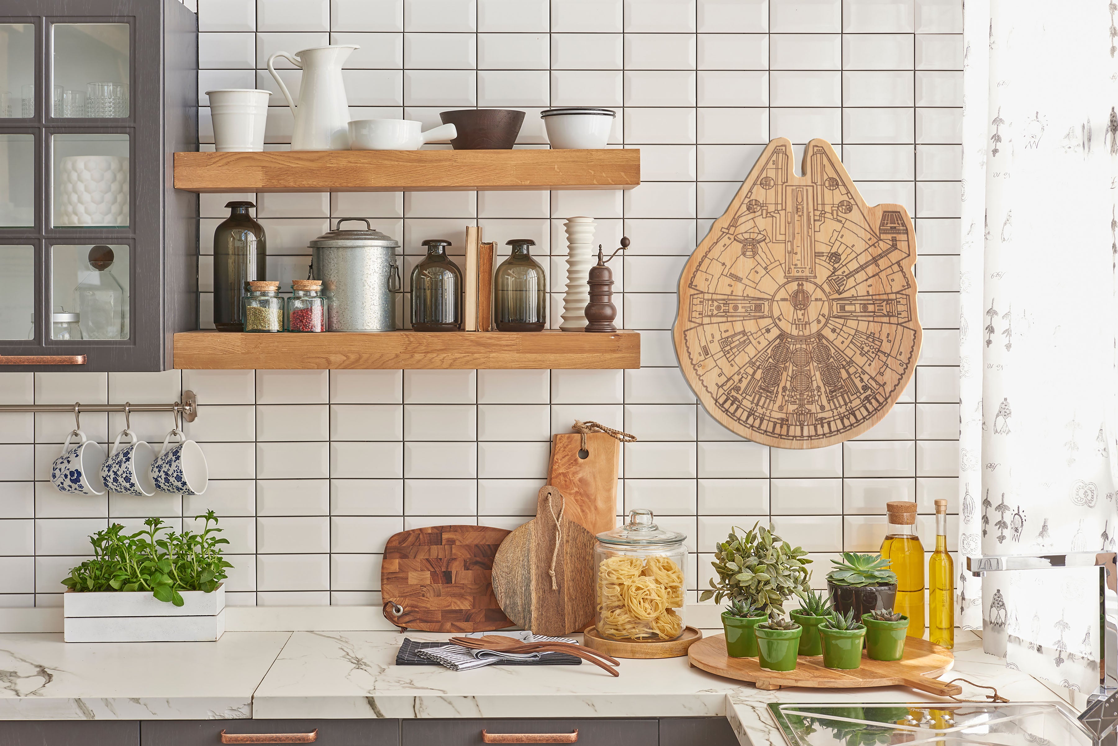 Star Wars Millennium Falcon - 16” Serving Board