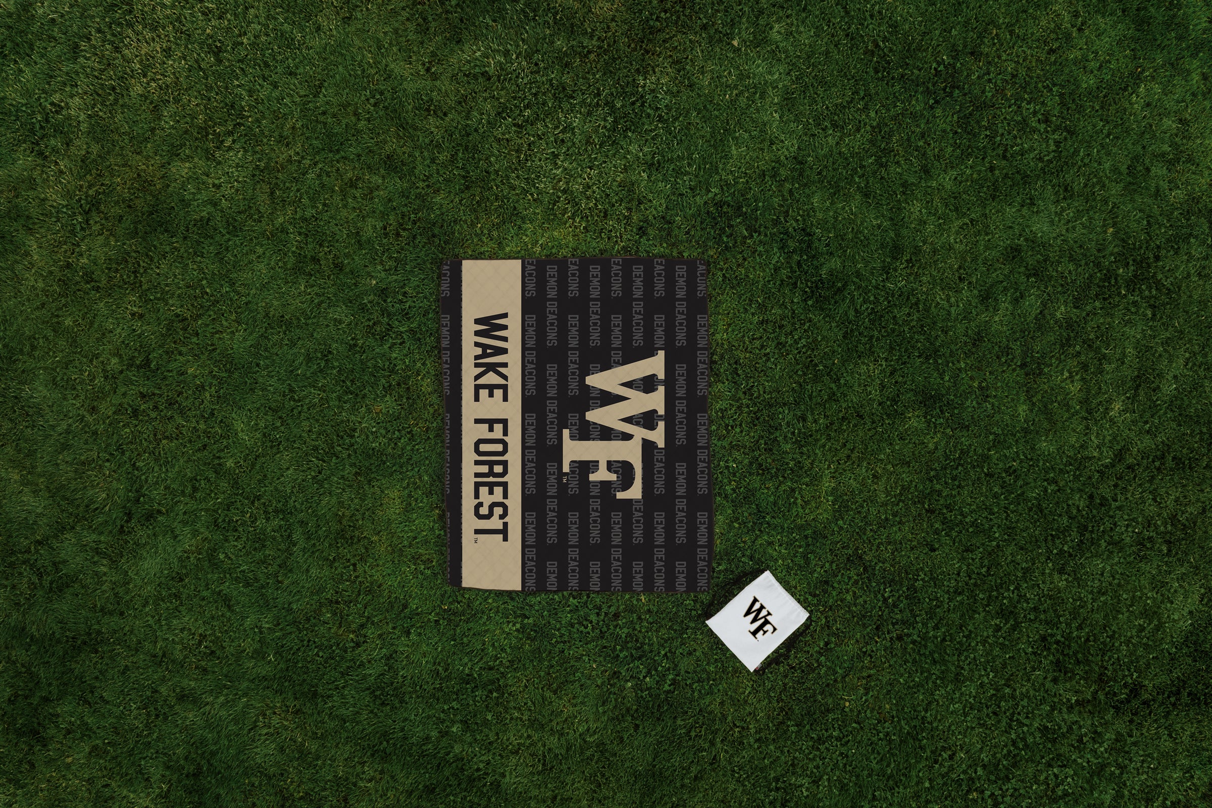 Wake Forest Demon Deacons - Impresa Picnic Blanket