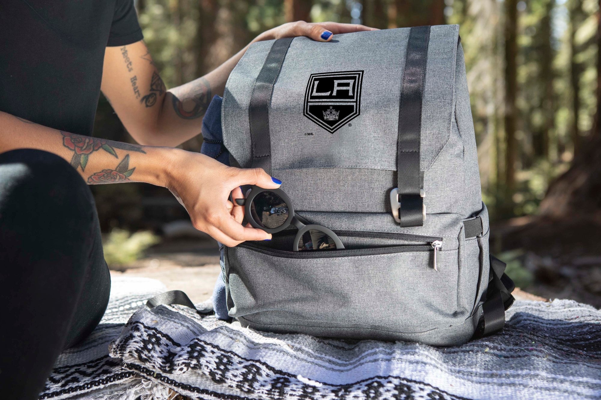 Los Angeles Kings - On The Go Traverse Backpack Cooler