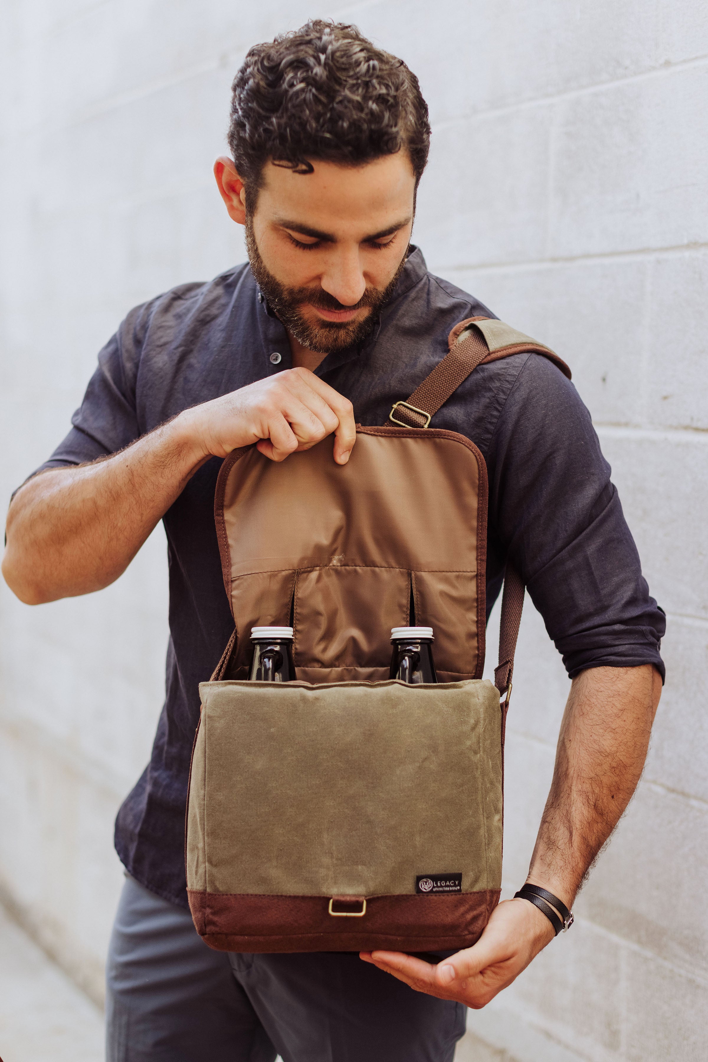 Insulated Double Growler Tote with 64 oz. Glass Growlers