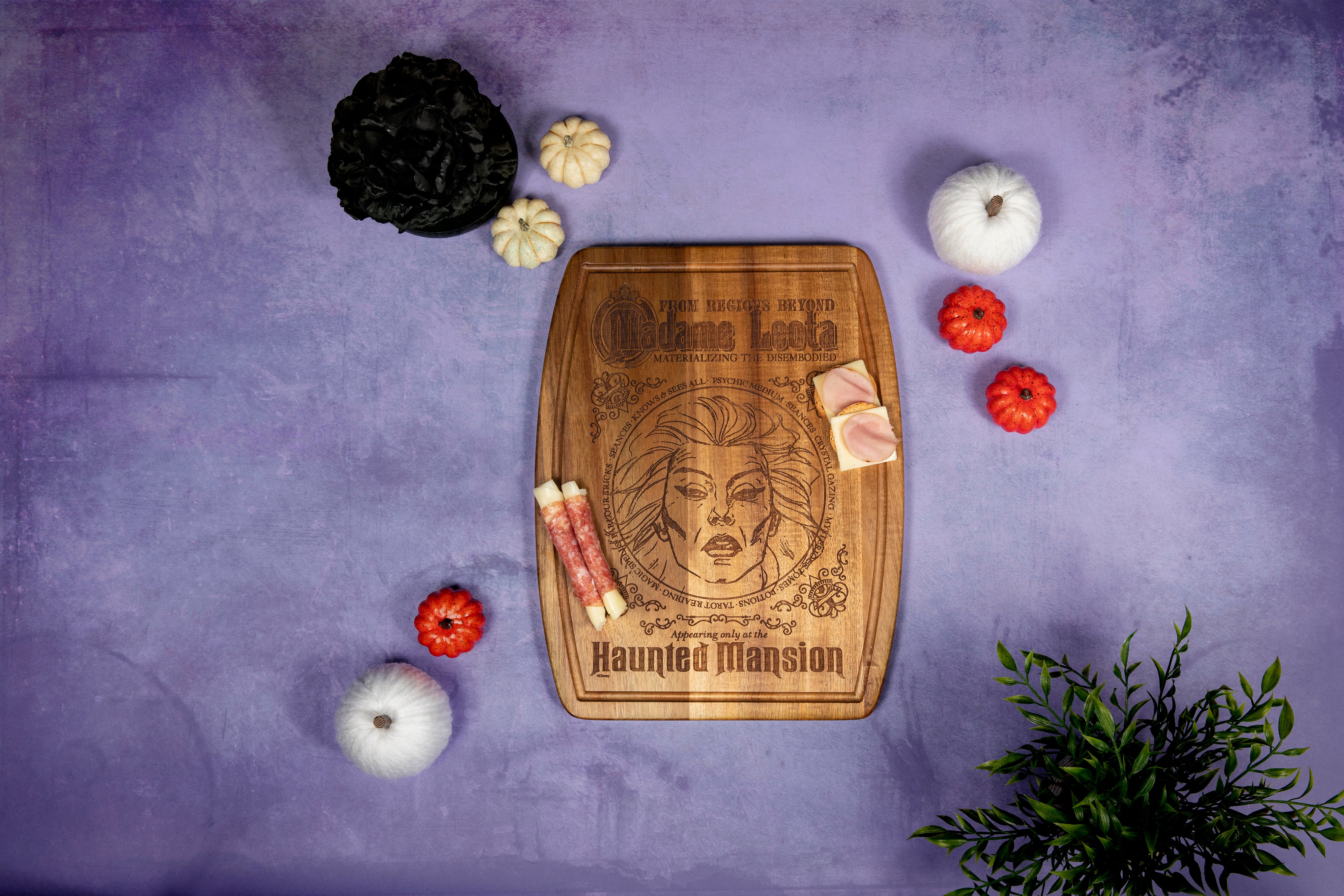 Haunted Mansion - Ovale Acacia Cutting Board