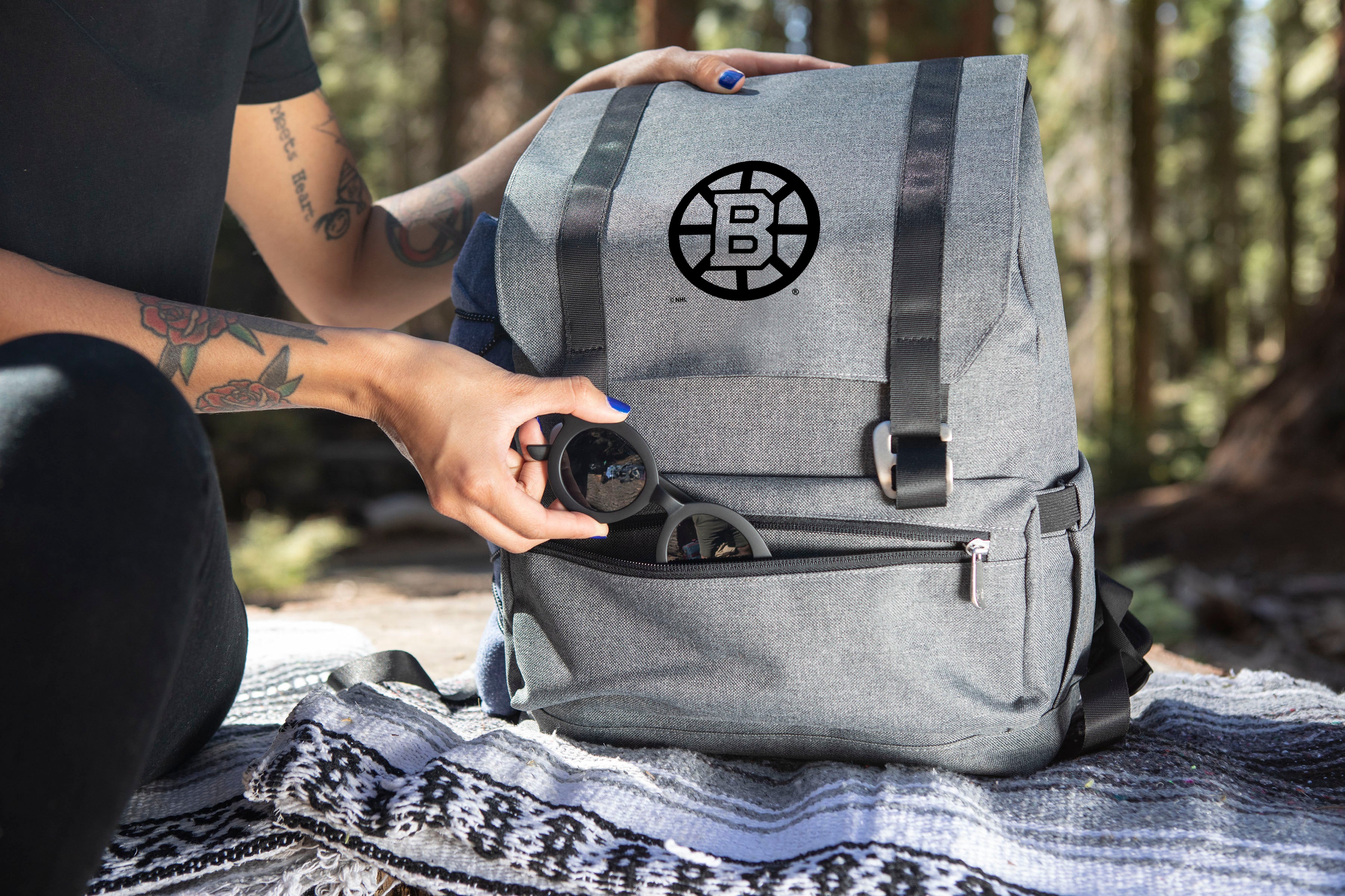 Boston Bruins - On The Go Traverse Backpack Cooler