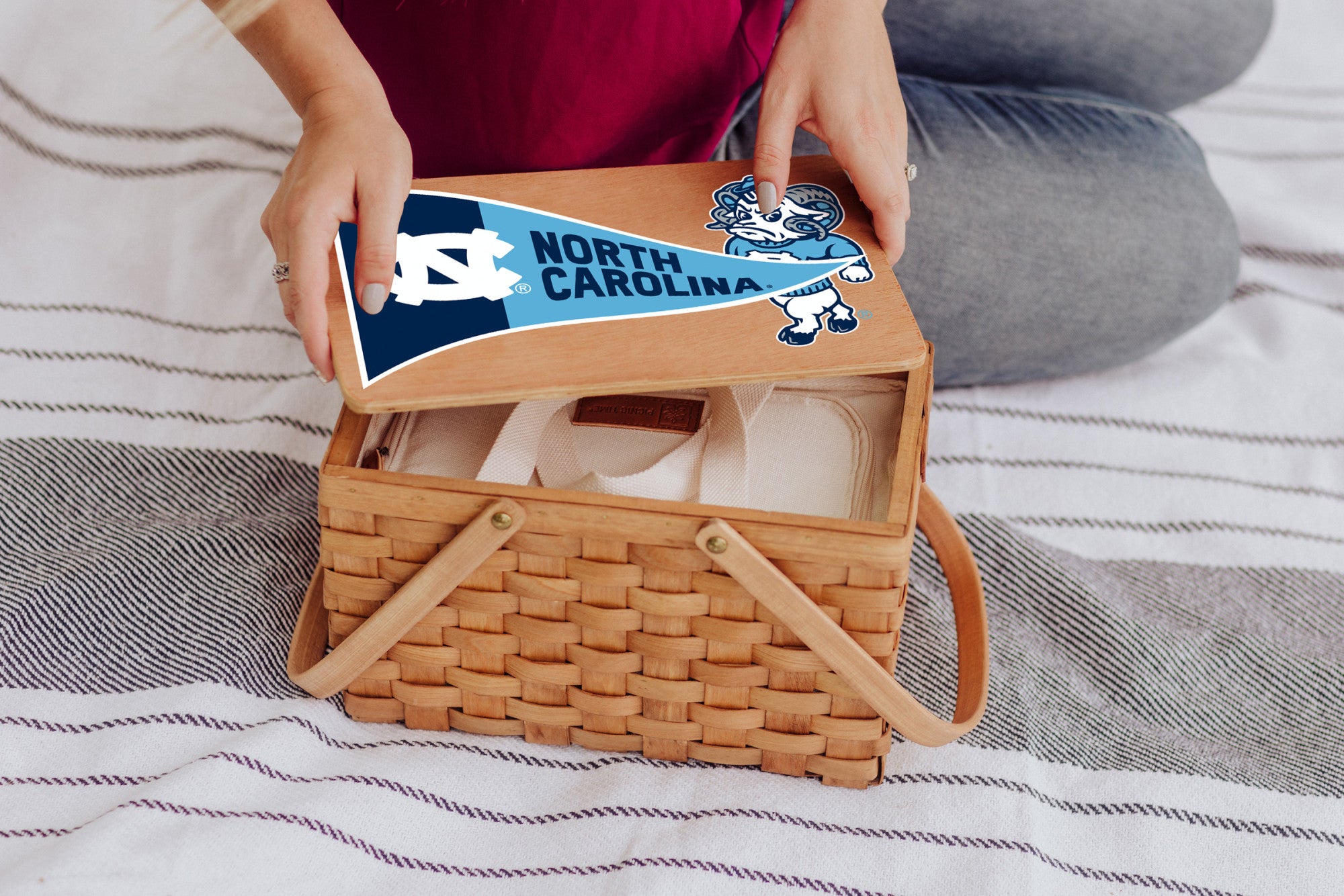 North Carolina Tar Heels - Poppy Personal Picnic Basket