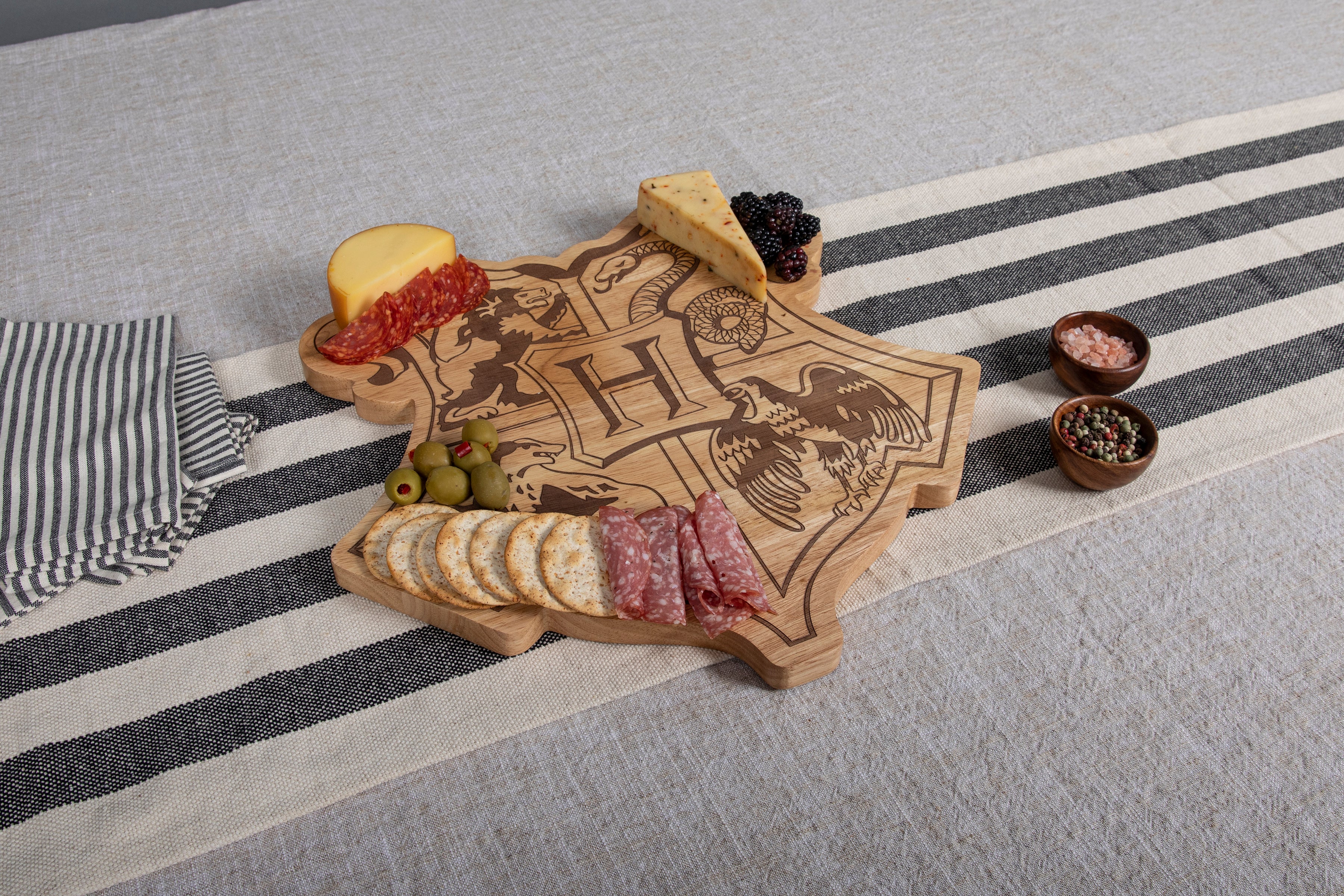 Harry Potter Hogwarts - Harry Potter Hogwarts Crest Serving Board