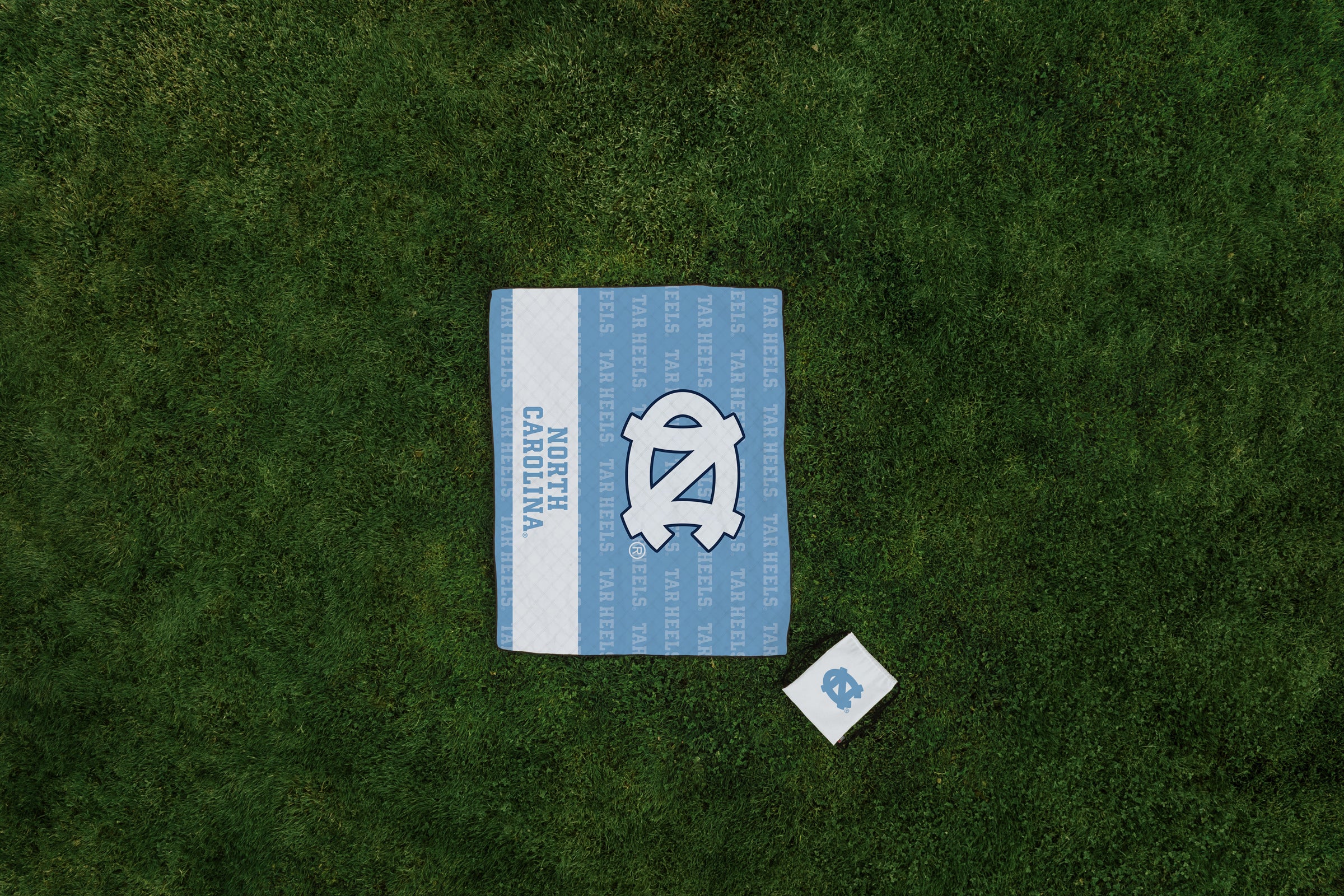 North Carolina Tar Heels - Impresa Picnic Blanket