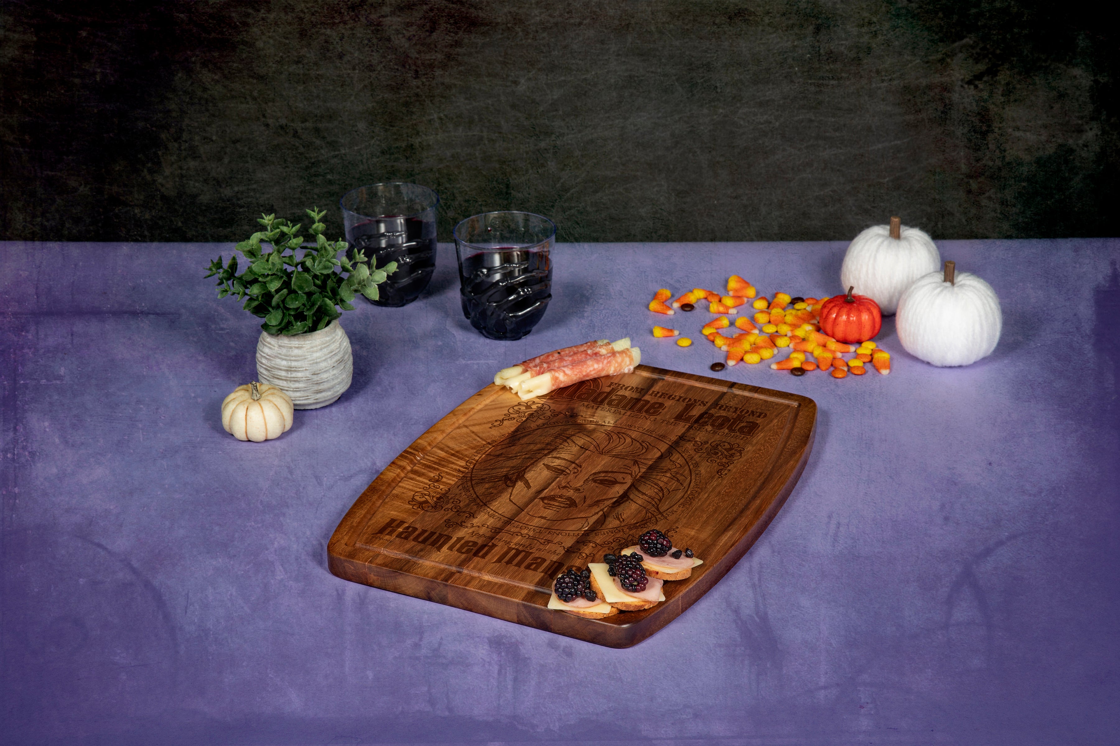 Haunted Mansion - Ovale Acacia Cutting Board