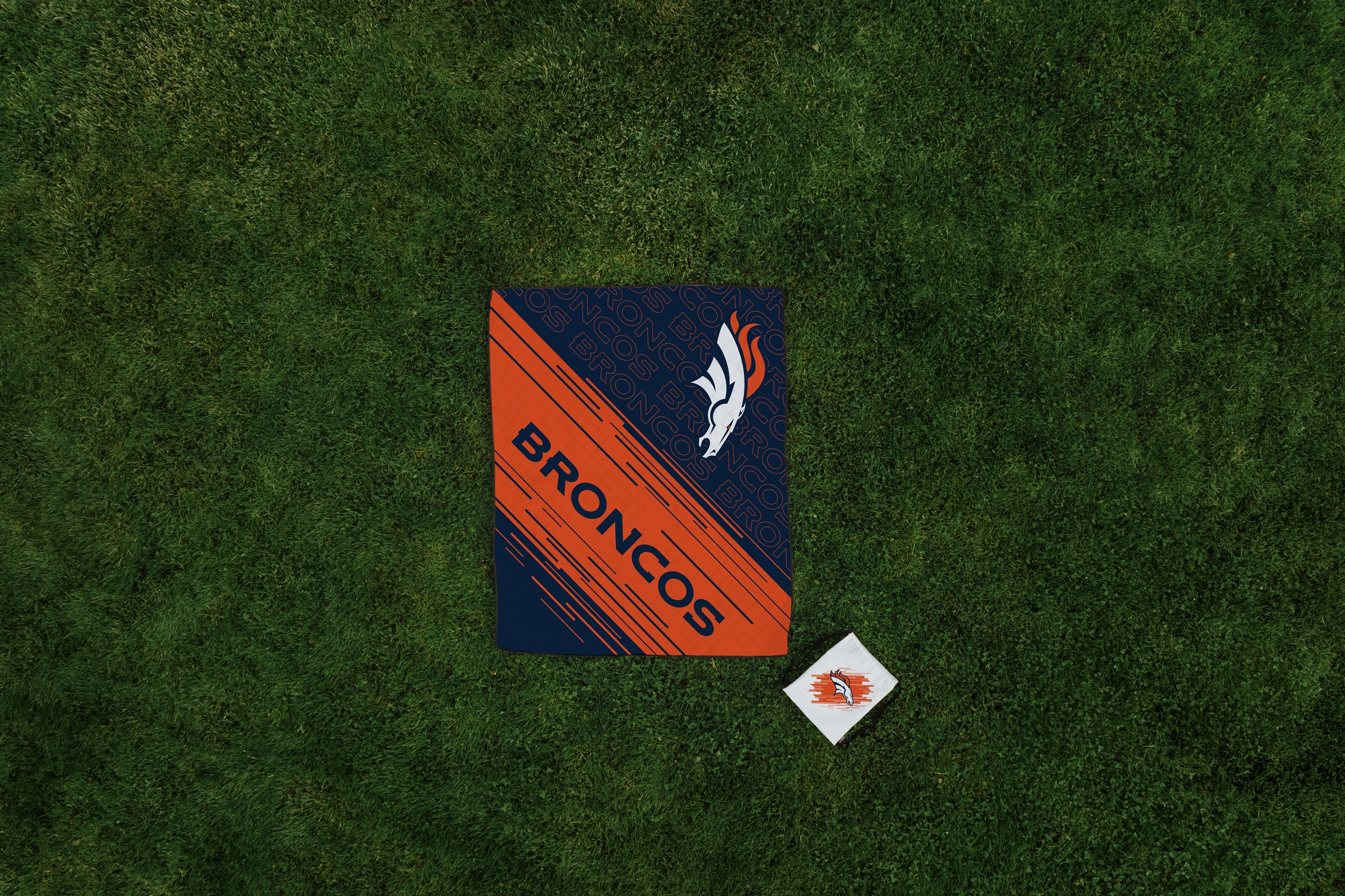 Denver Broncos - Impresa Picnic Blanket