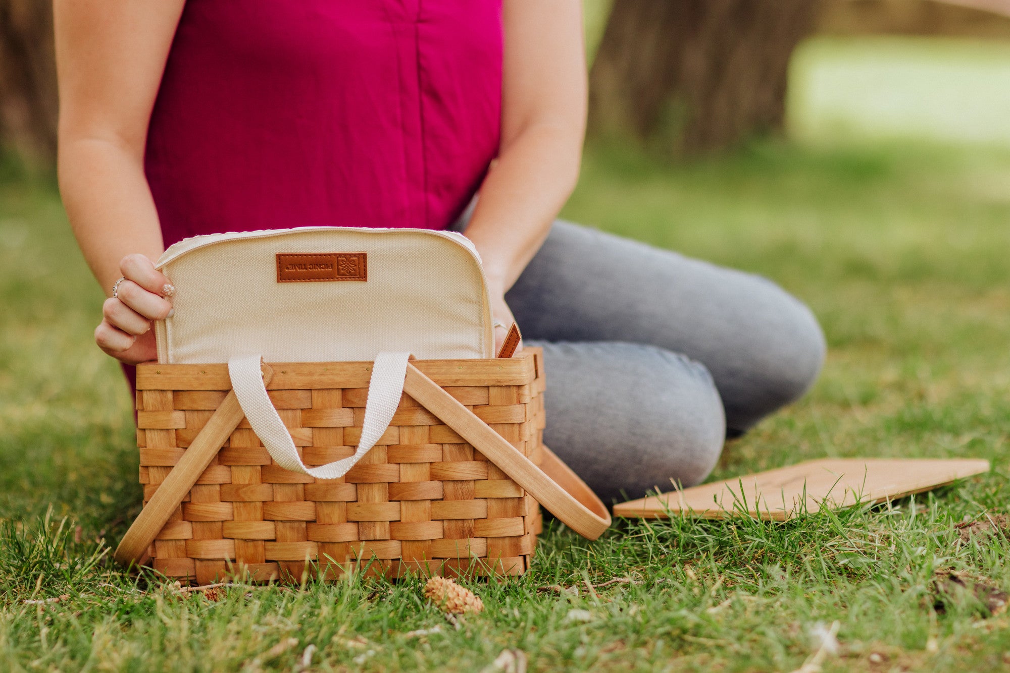 Atlanta Braves - Poppy Personal Picnic Basket