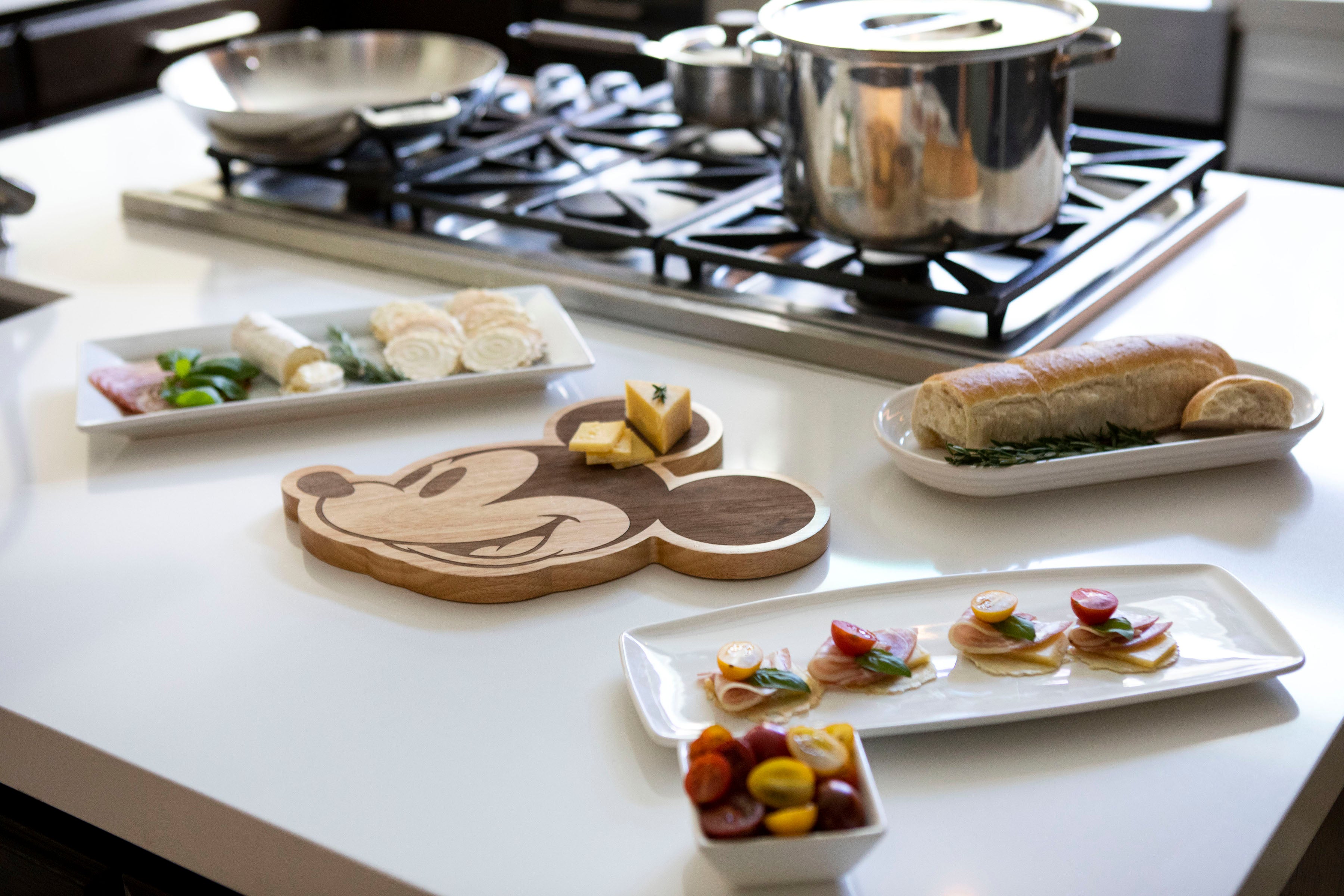 Mickey Mouse - 14" Cutting Board