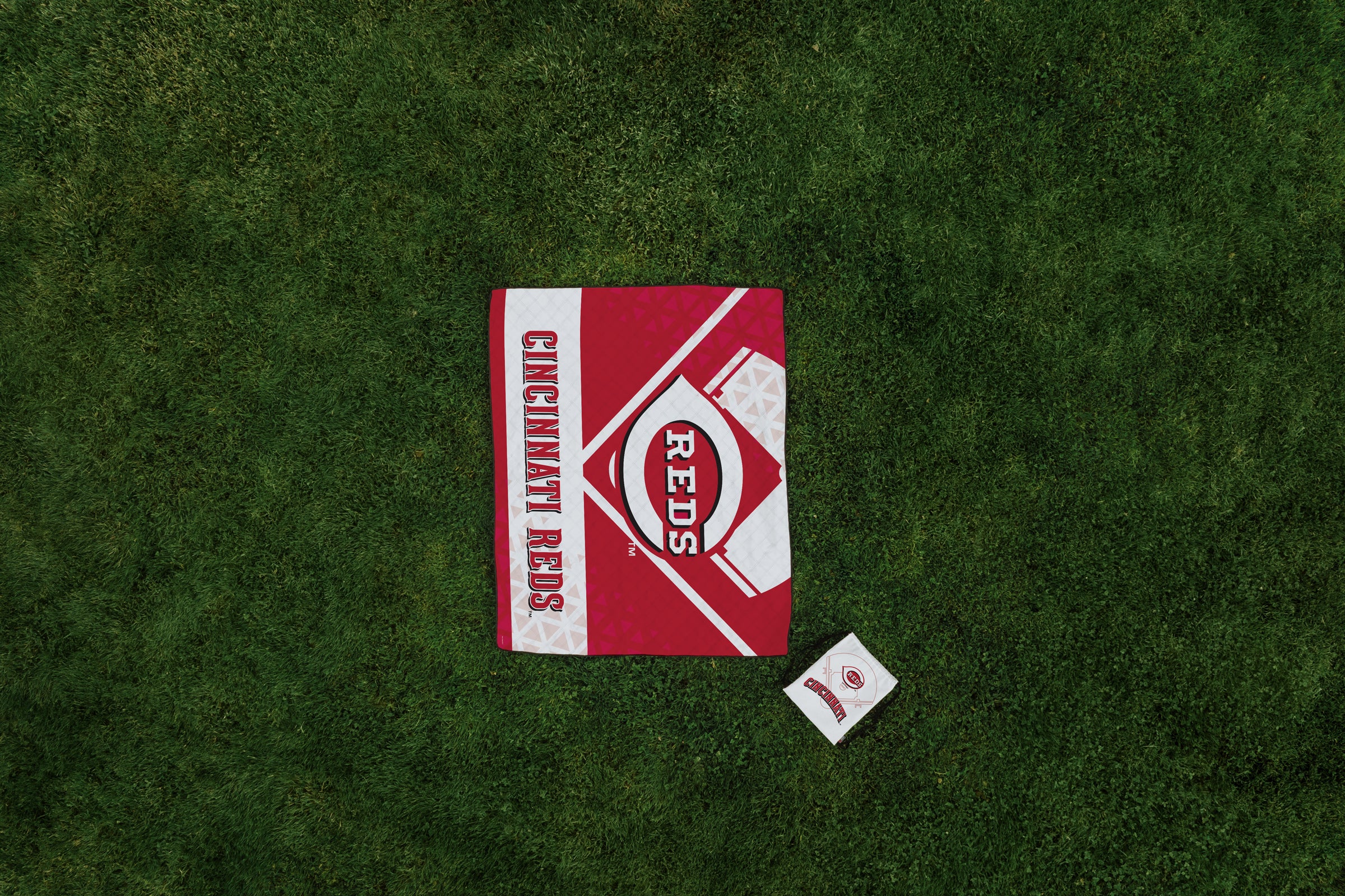 Cincinnati Reds - Impresa Picnic Blanket