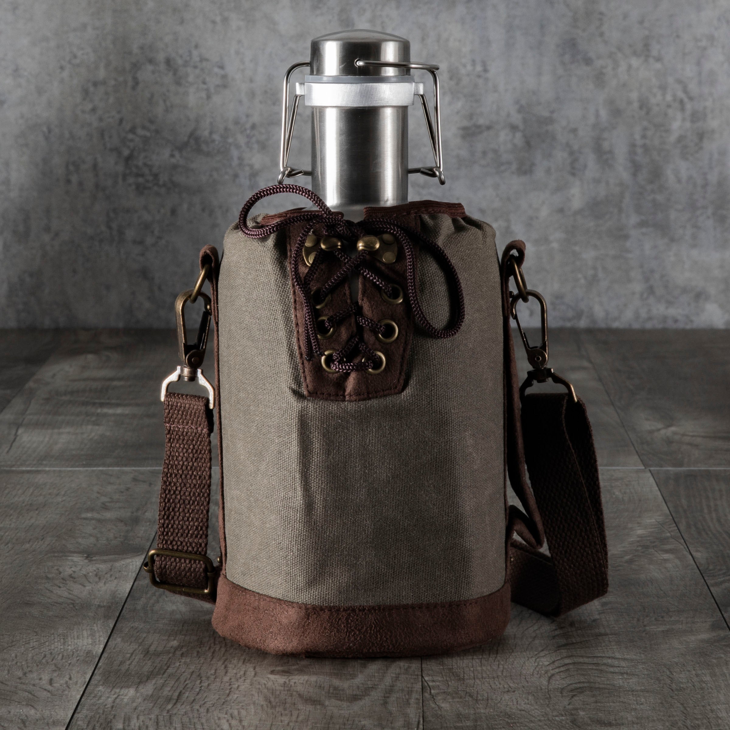 Insulated Growler Tote with Silver 64 oz. Stainless Steel Growler