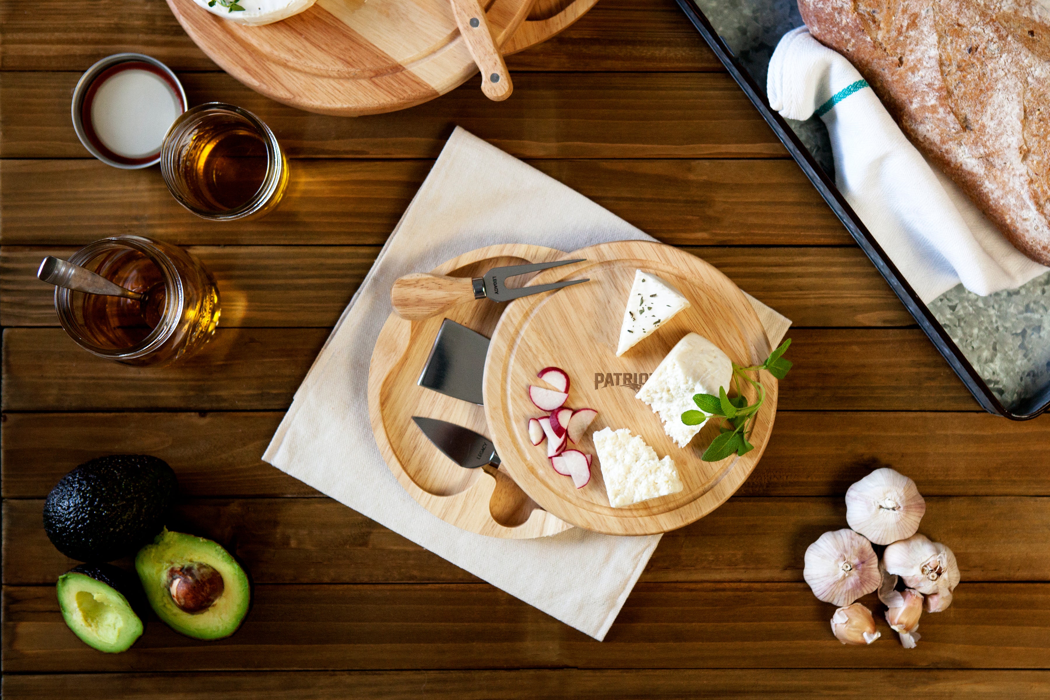 New England Patriots - Brie Cheese Cutting Board & Tools Set