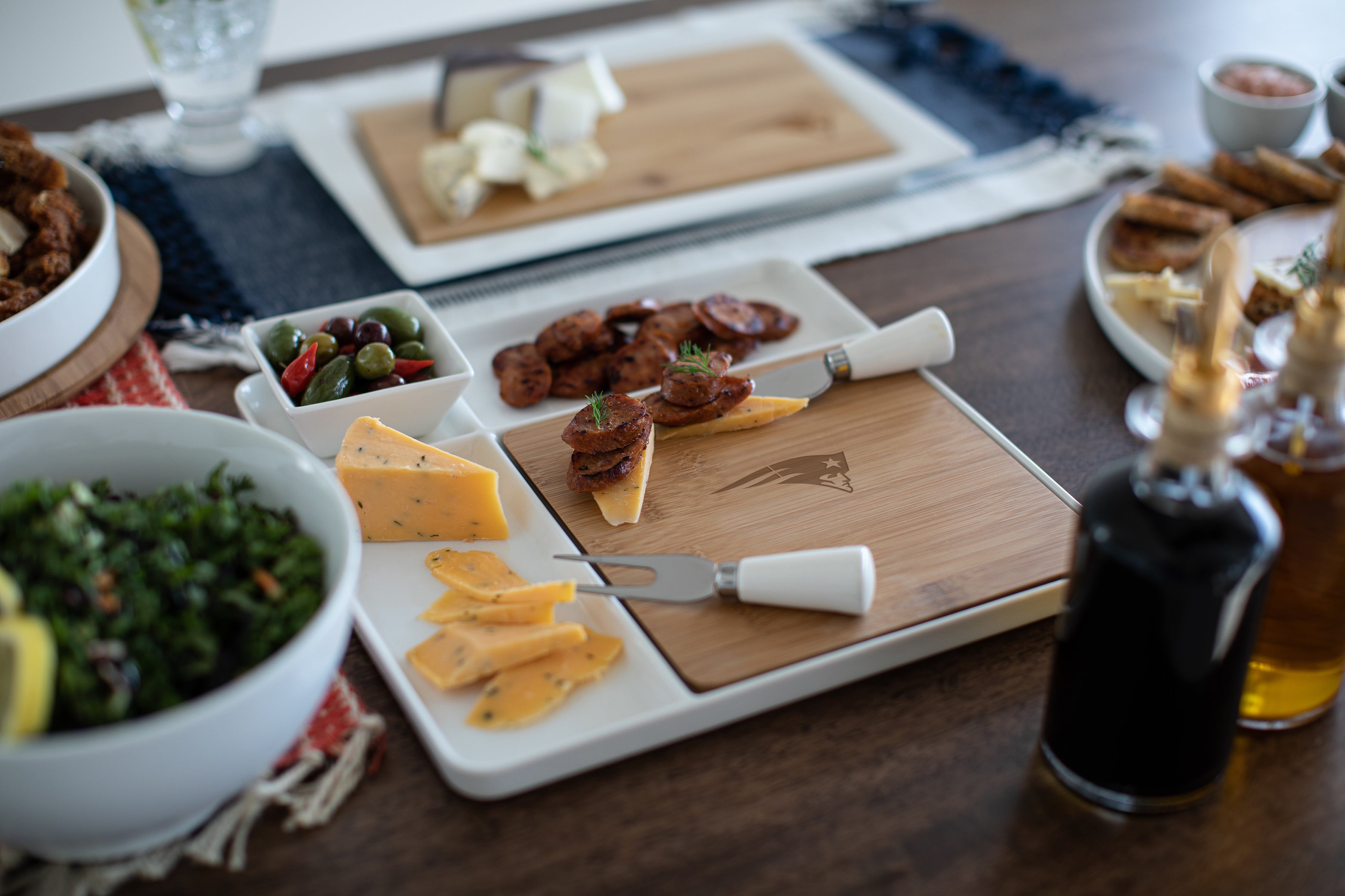 New England Patriots - Peninsula Cutting Board & Serving Tray