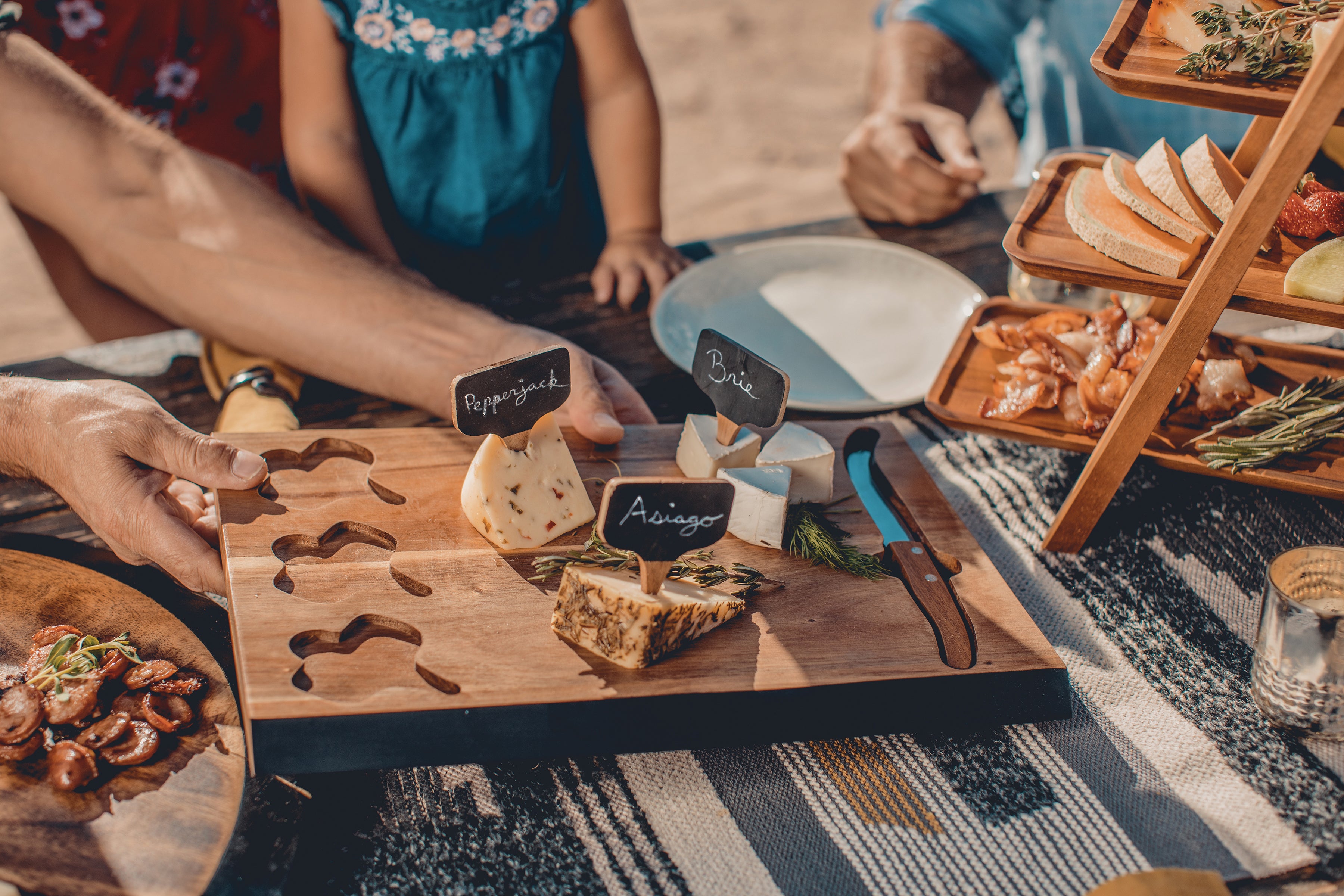 App State Mountaineers - Delio Acacia Cheese Cutting Board & Tools Set