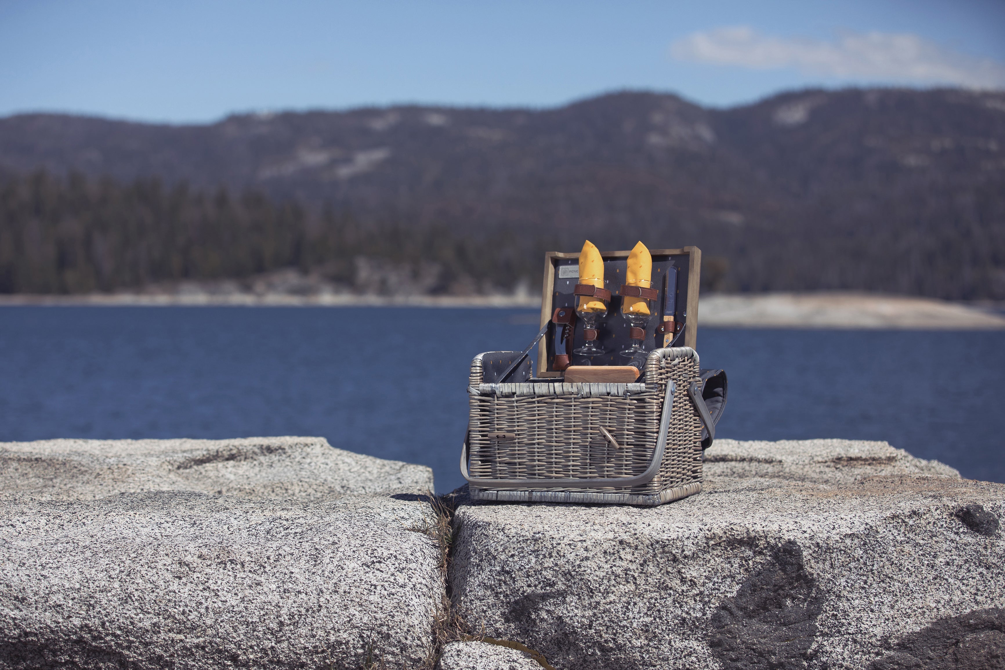 Kabrio Wine & Cheese Picnic Basket