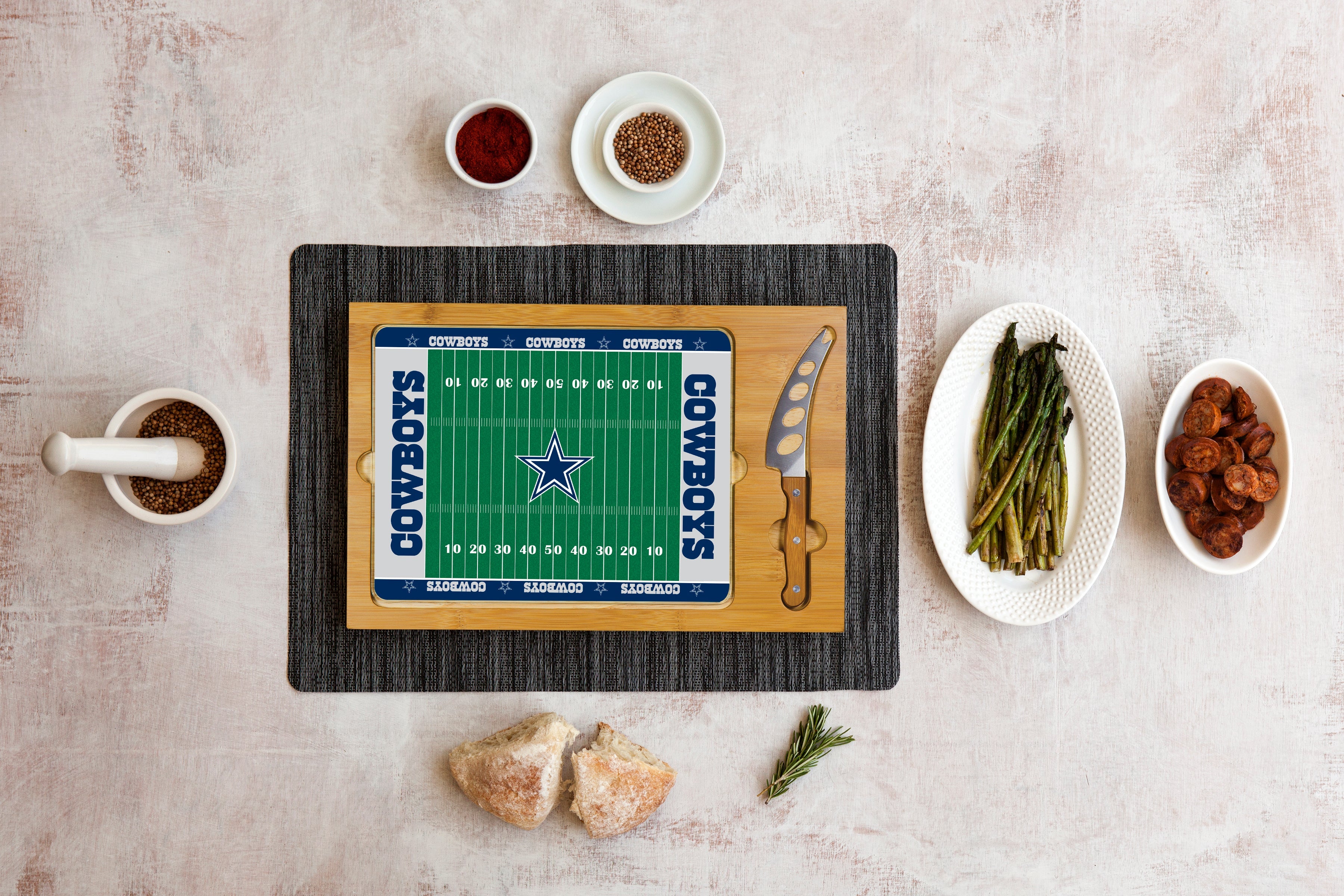 Dallas Cowboys Football Field - Icon Glass Top Cutting Board & Knife Set