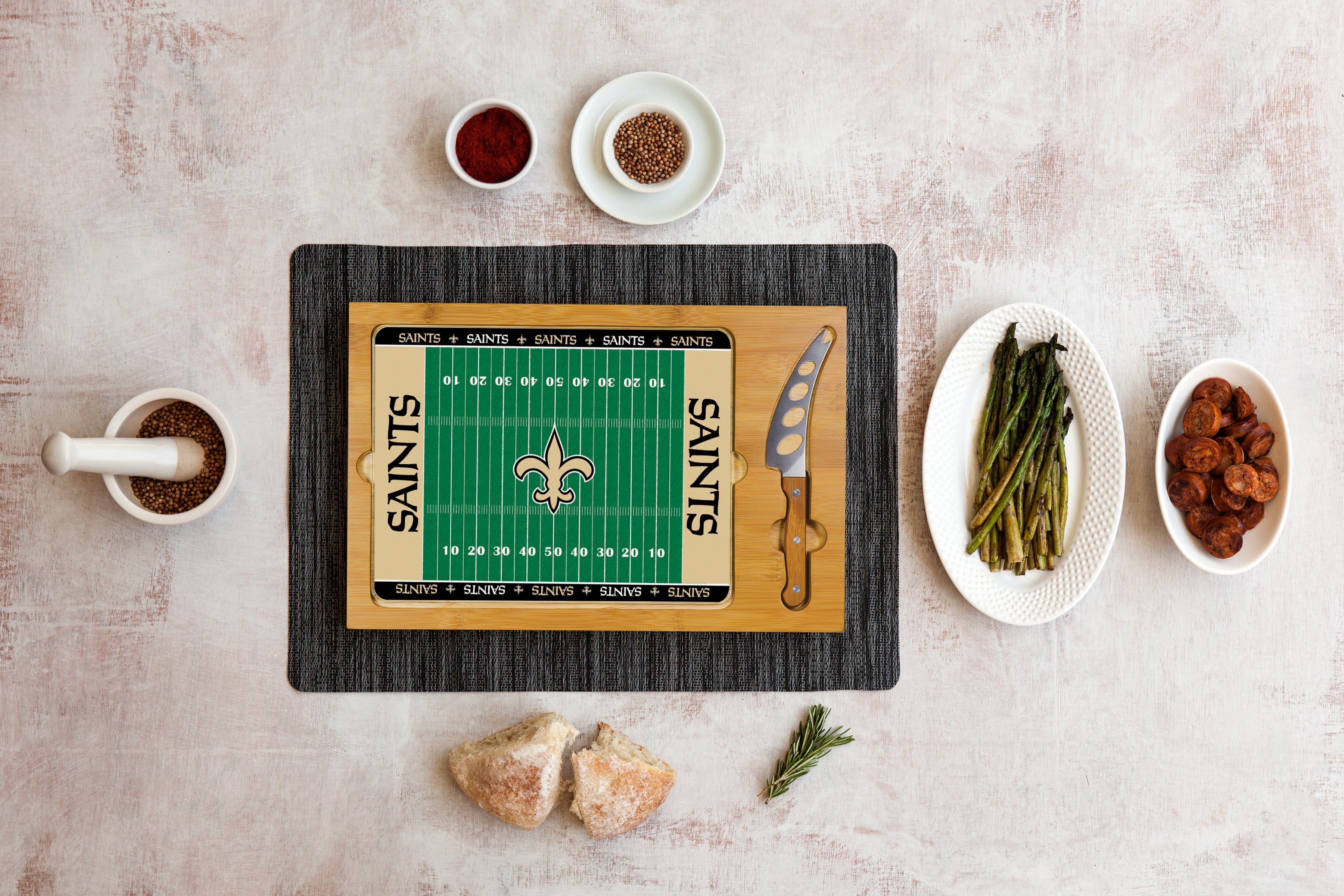 New Orleans Saints Football Field - Icon Glass Top Cutting Board & Knife Set