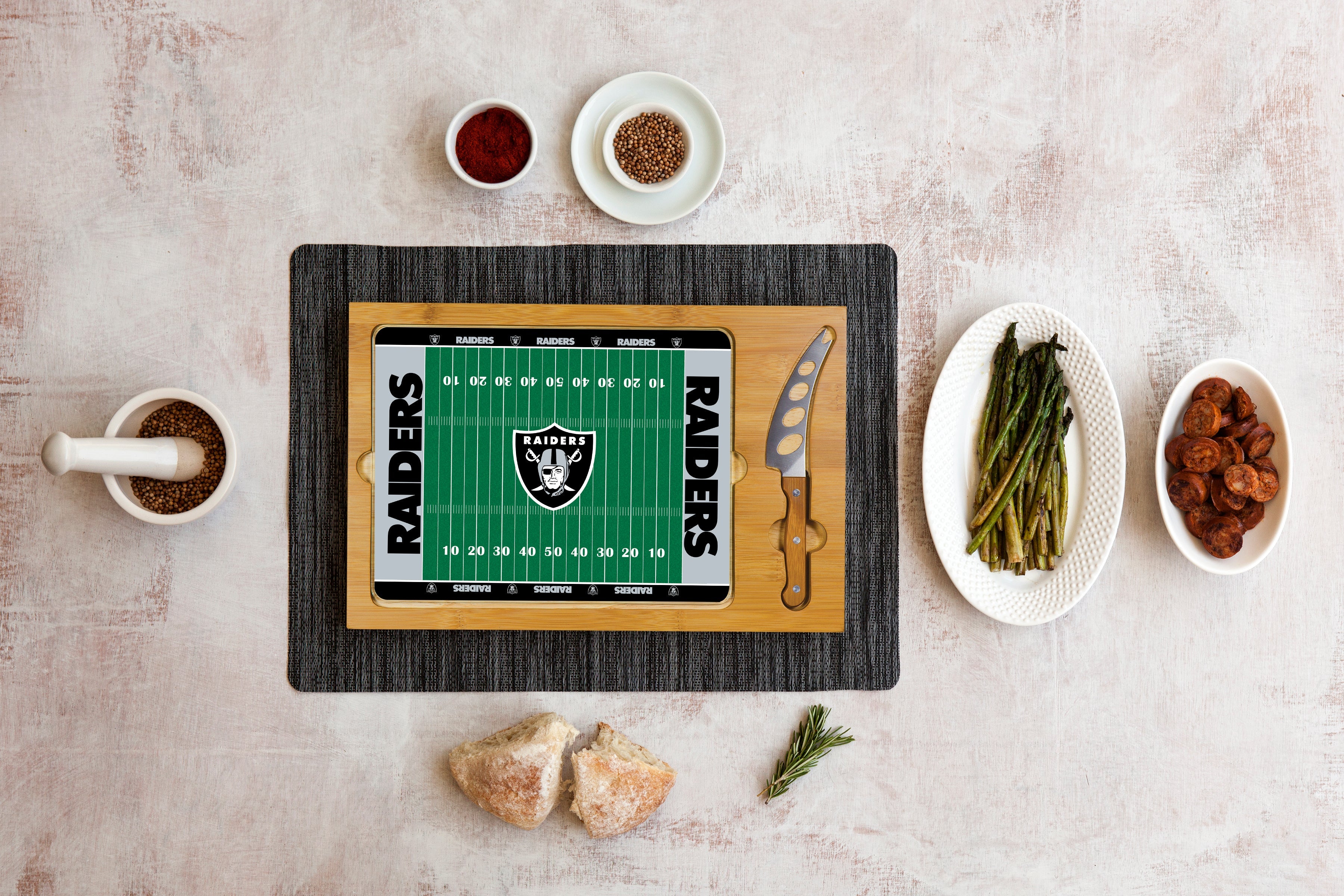 Las Vegas Raiders Football Field - Icon Glass Top Cutting Board & Knife Set