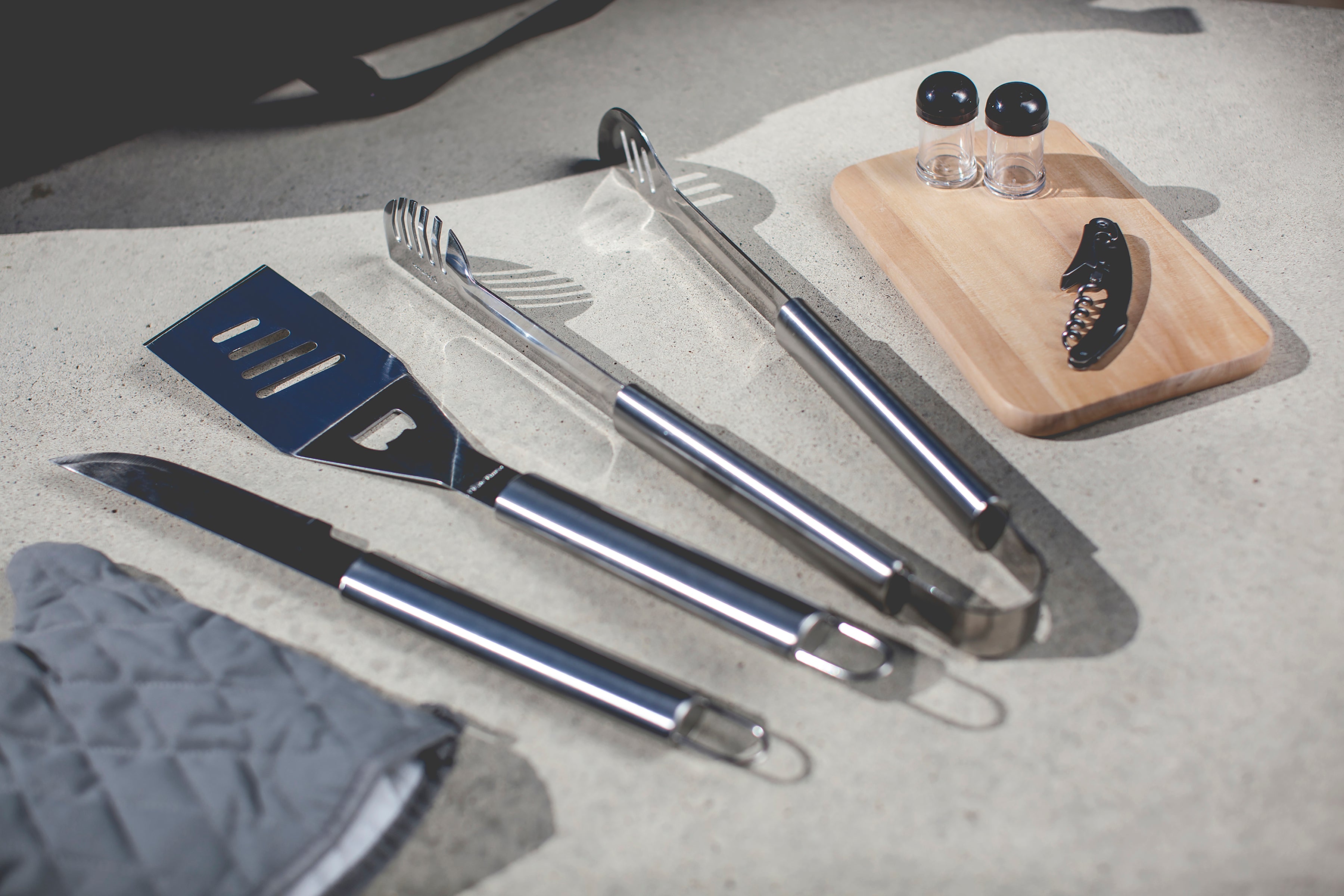 Texas Tech Red Raiders - BBQ Kit Grill Set & Cooler