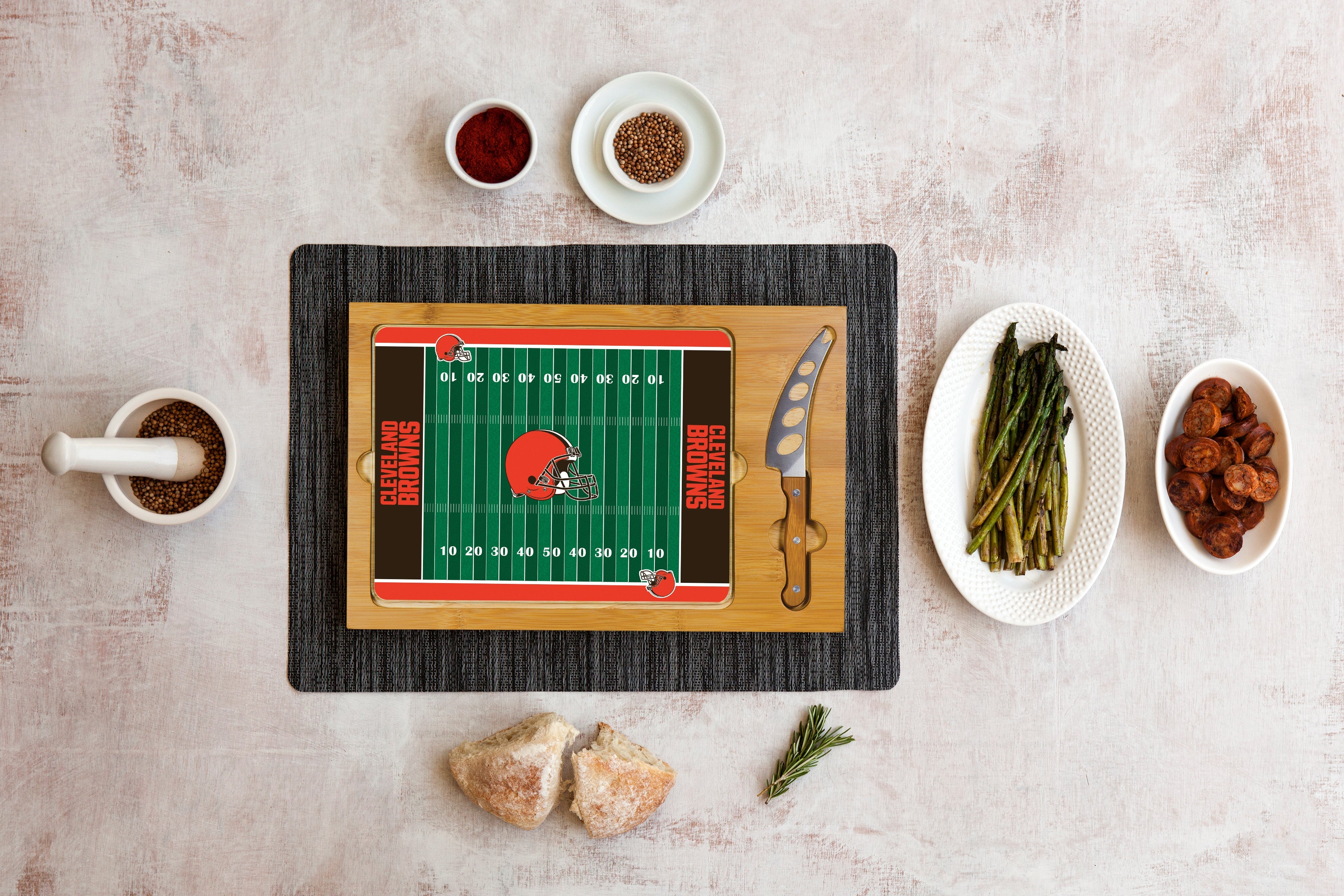 Cleveland Browns Football Field - Icon Glass Top Cutting Board & Knife Set