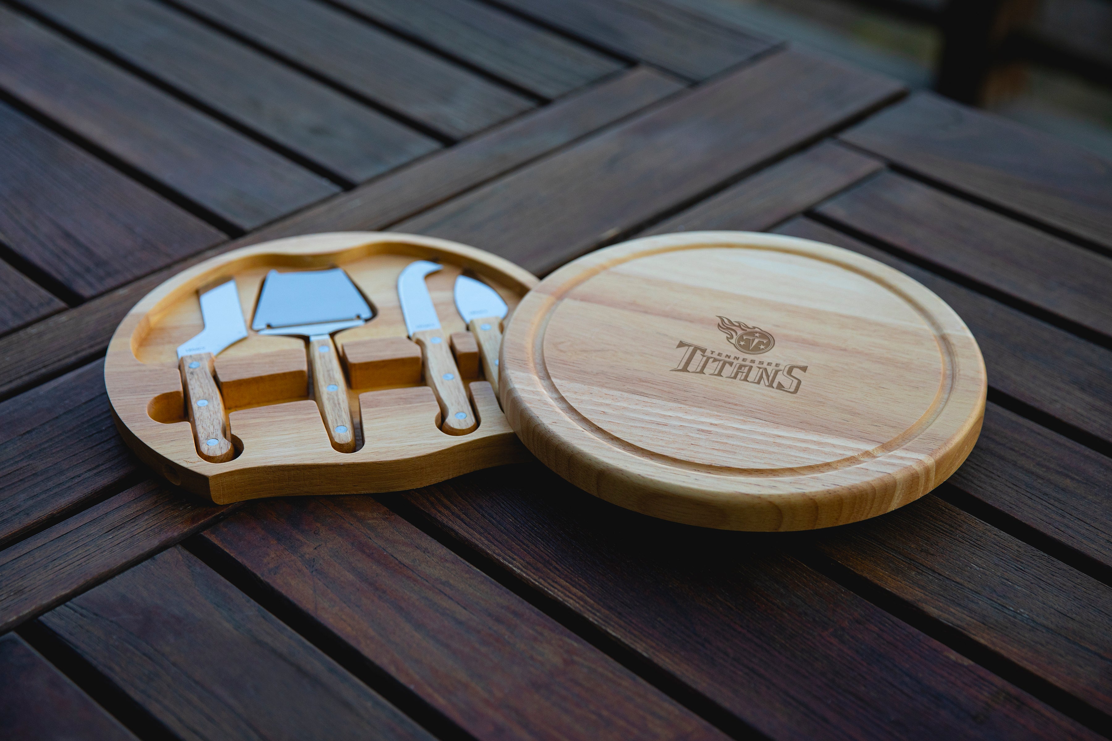 Tennessee Titans - Circo Cheese Cutting Board & Tools Set