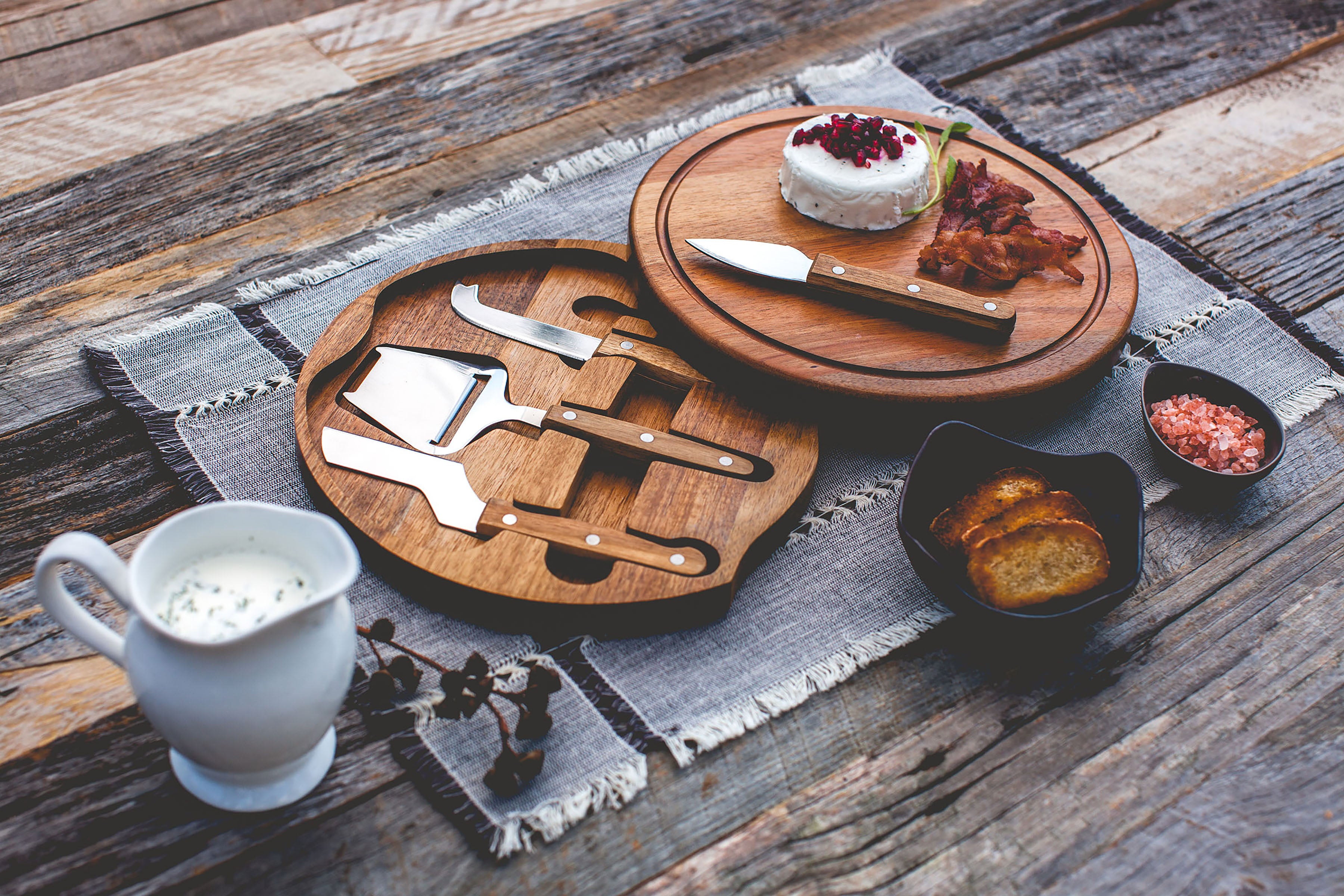 Acacia Circo Cheese Cutting Board & Tools Set