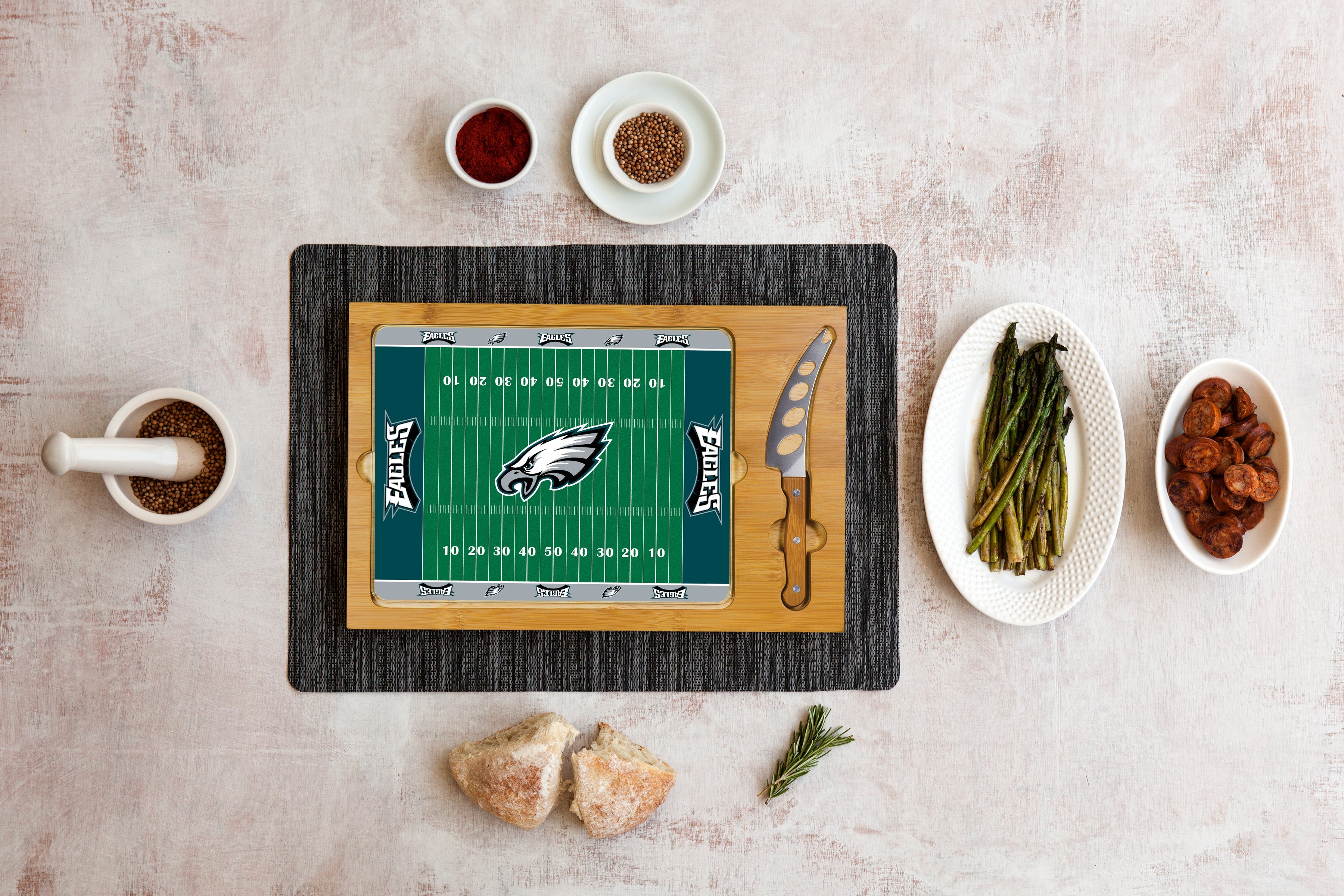 Philadelphia Eagles Football Field - Icon Glass Top Cutting Board & Knife Set