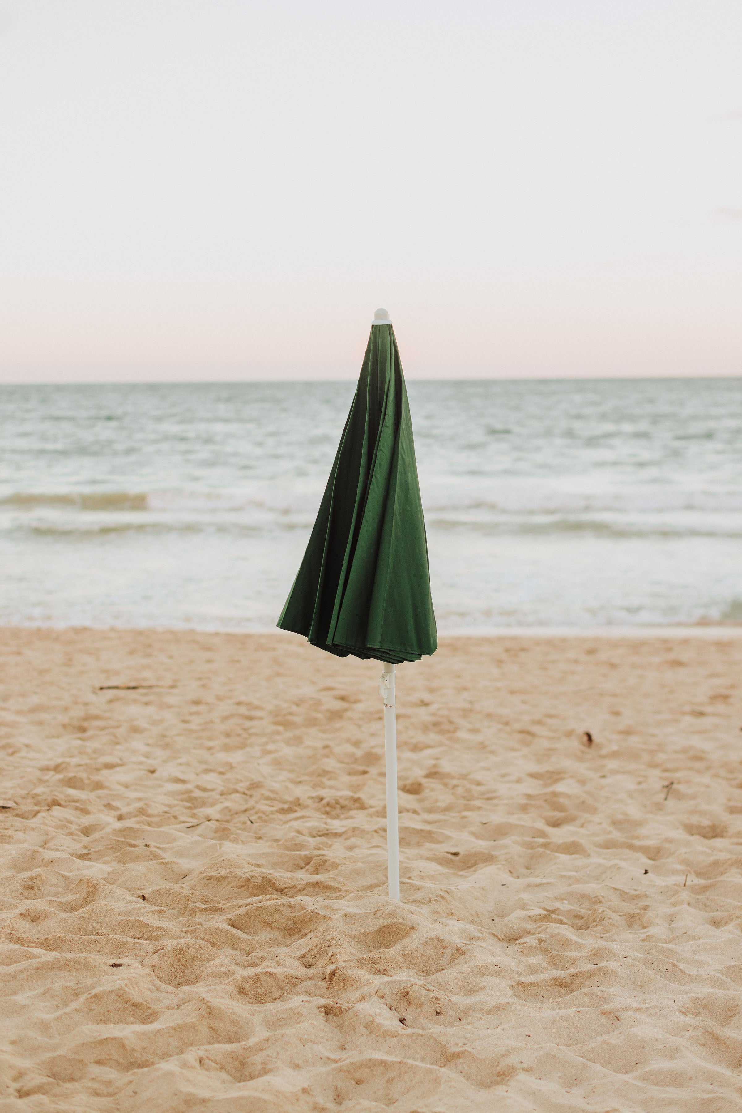 Oregon Ducks - 5.5 Ft. Portable Beach Umbrella