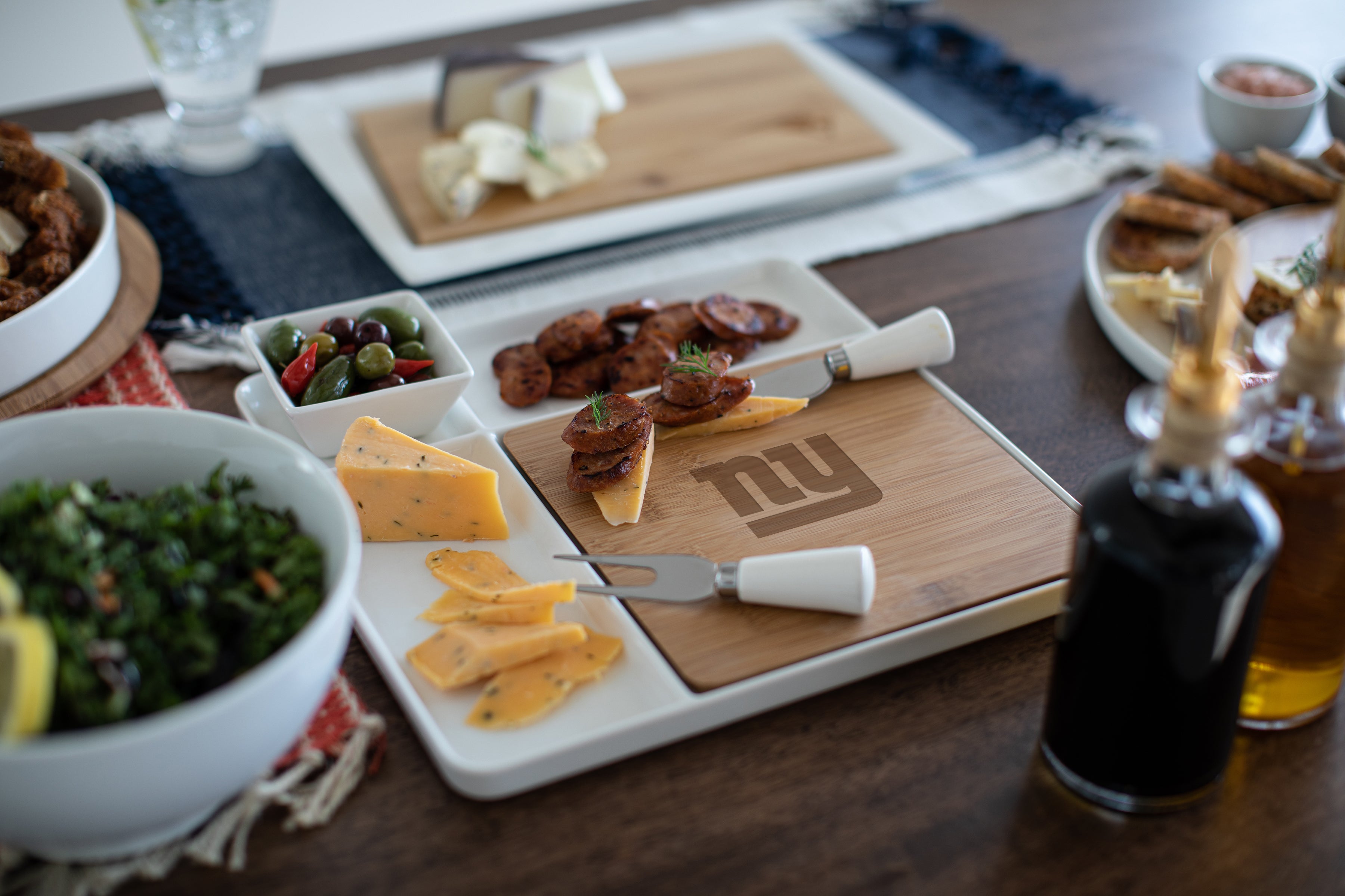 New York Giants - Peninsula Cutting Board & Serving Tray