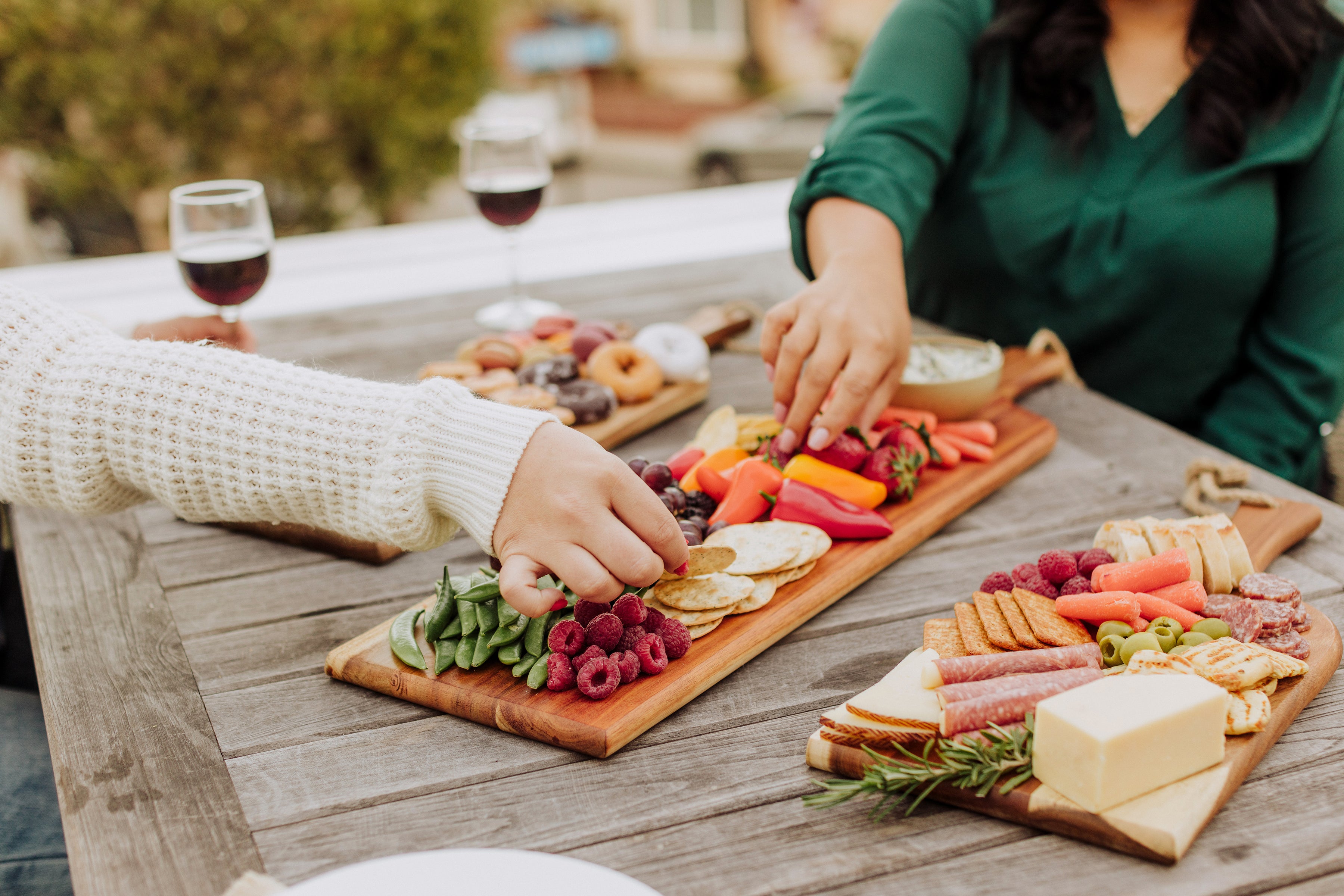 Artisan 18" Acacia Charcuterie Board