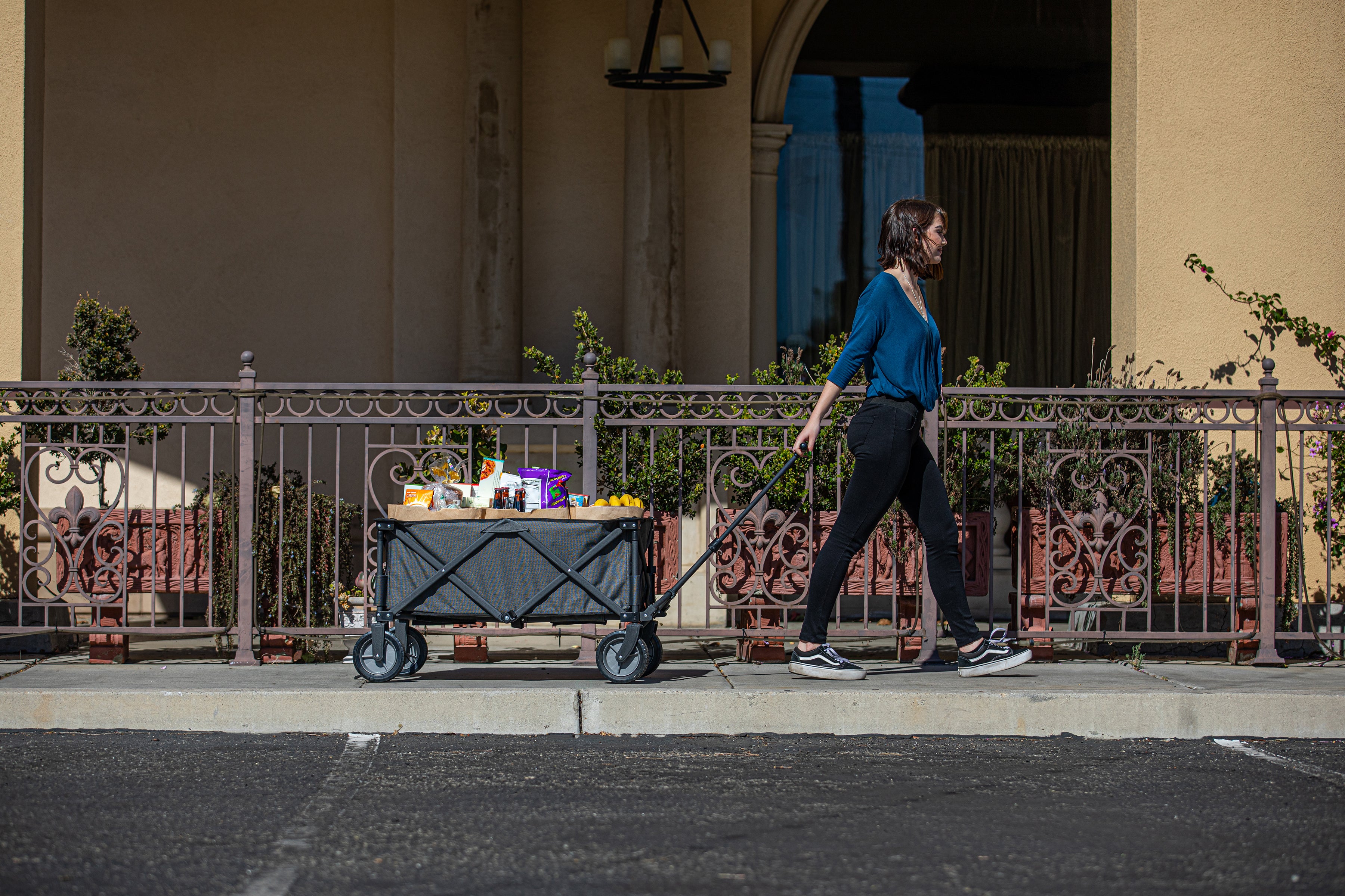 Los Angeles Dodgers - Adventure Wagon Portable Utility Wagon