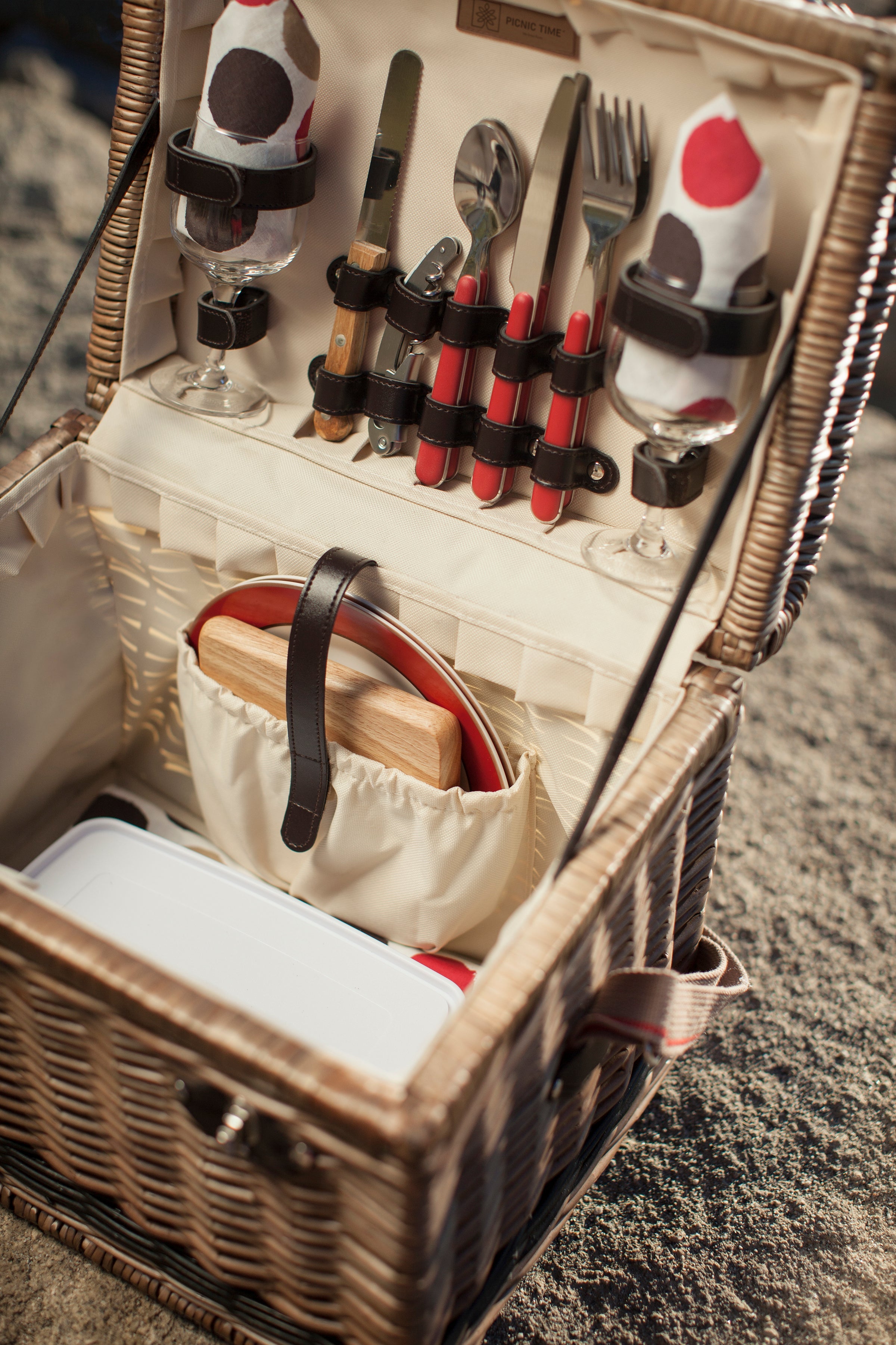 Yellowstone Picnic Basket