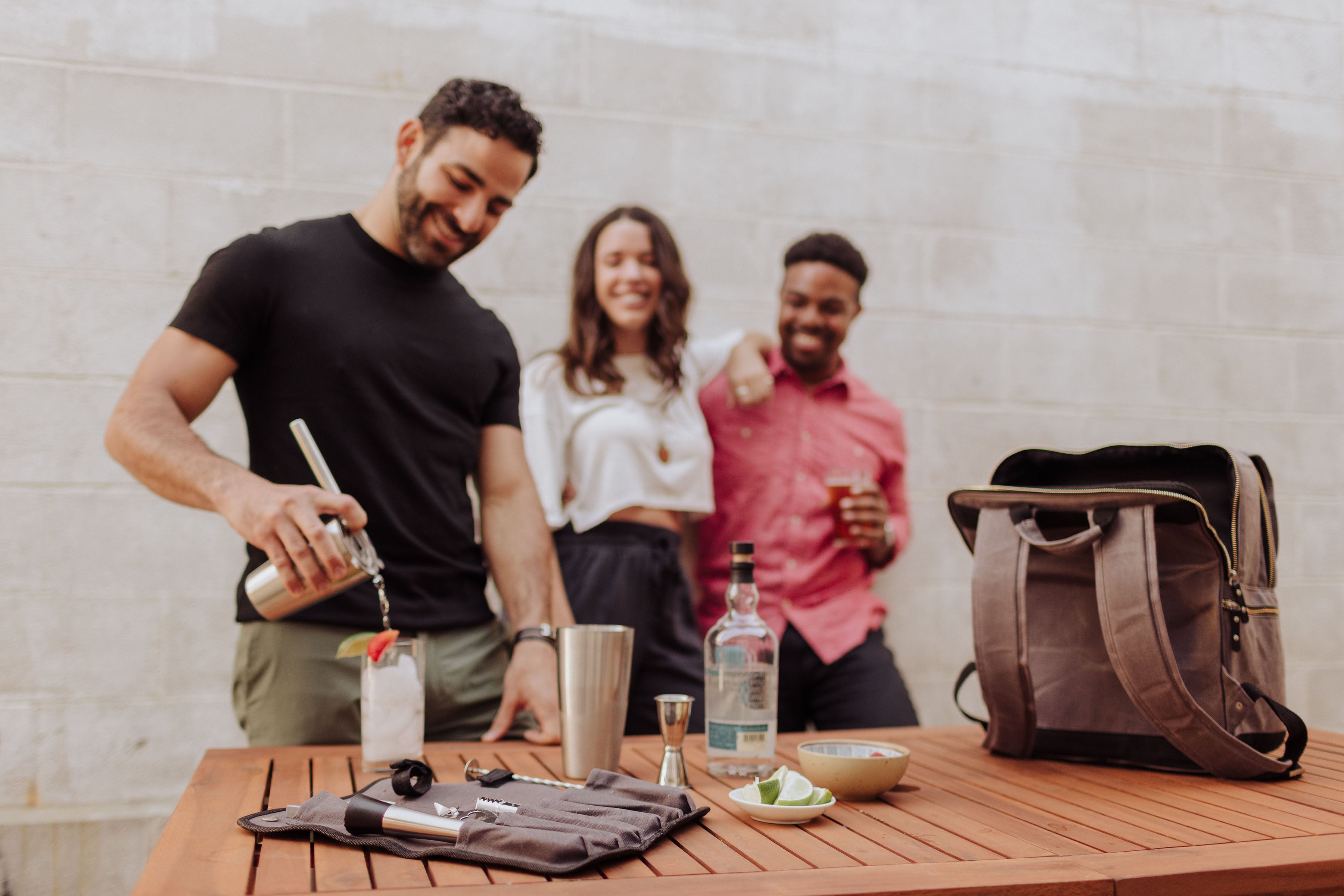 Bar-Backpack Portable Cocktail Set