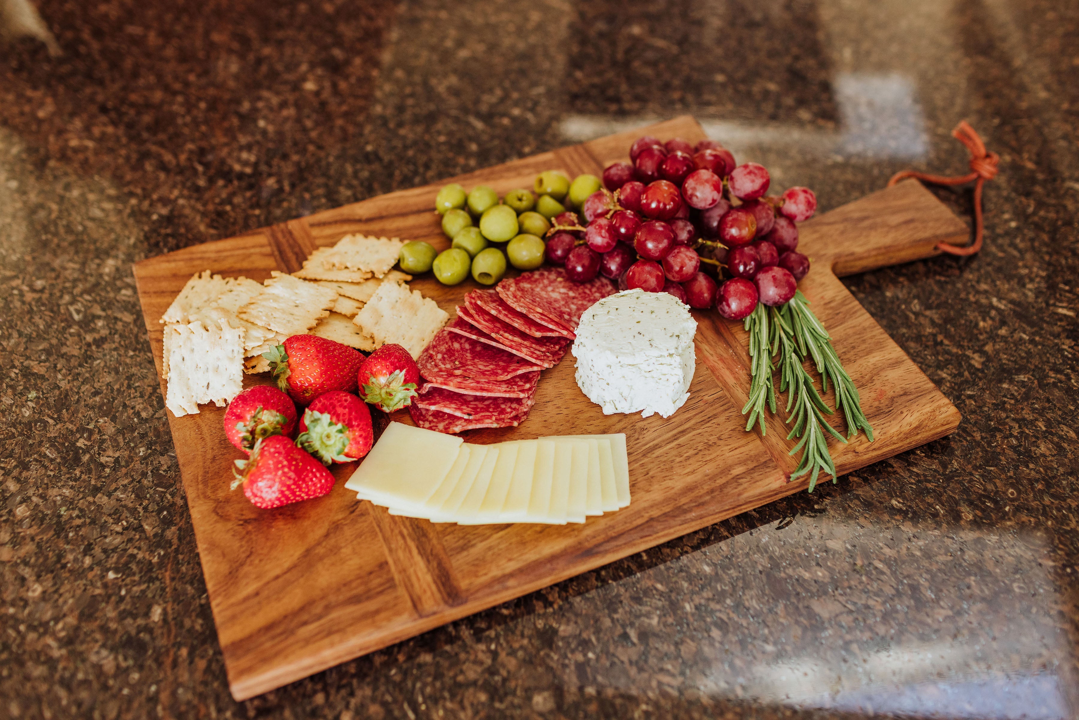 Madera Rectangular Charcuterie Board - 18" x 11"