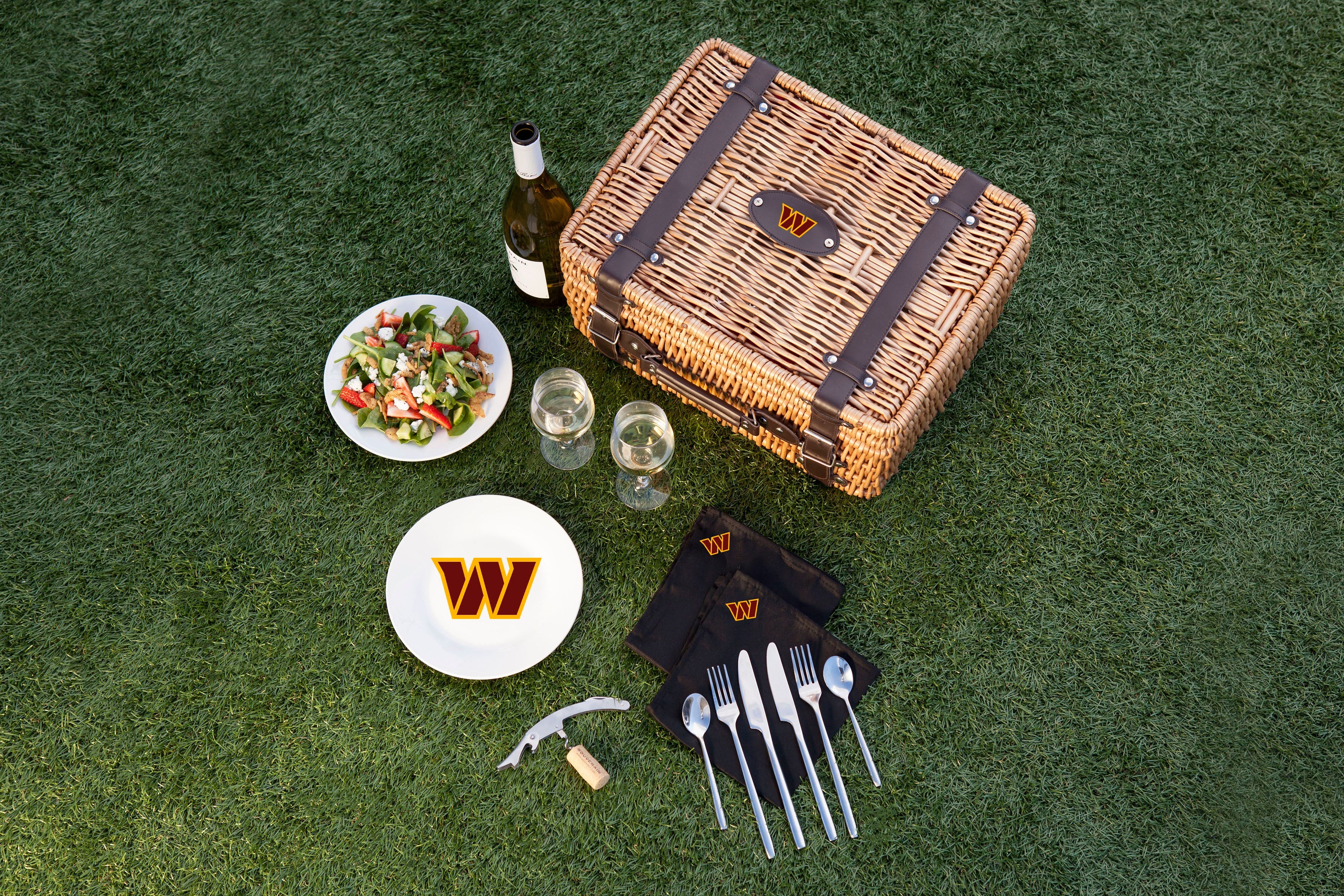 Washington Commanders - Champion Picnic Basket