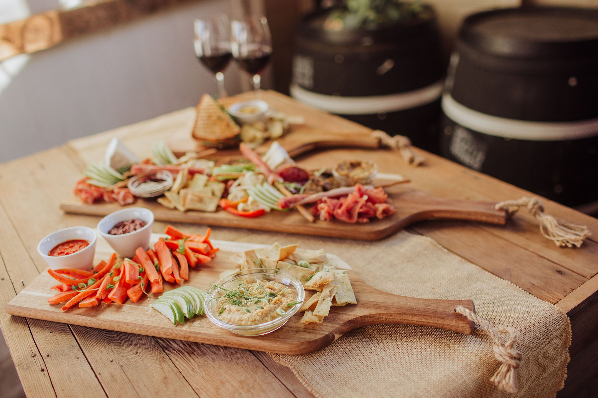 Los Angeles Dodgers - Artisan 24" Acacia Charcuterie Board