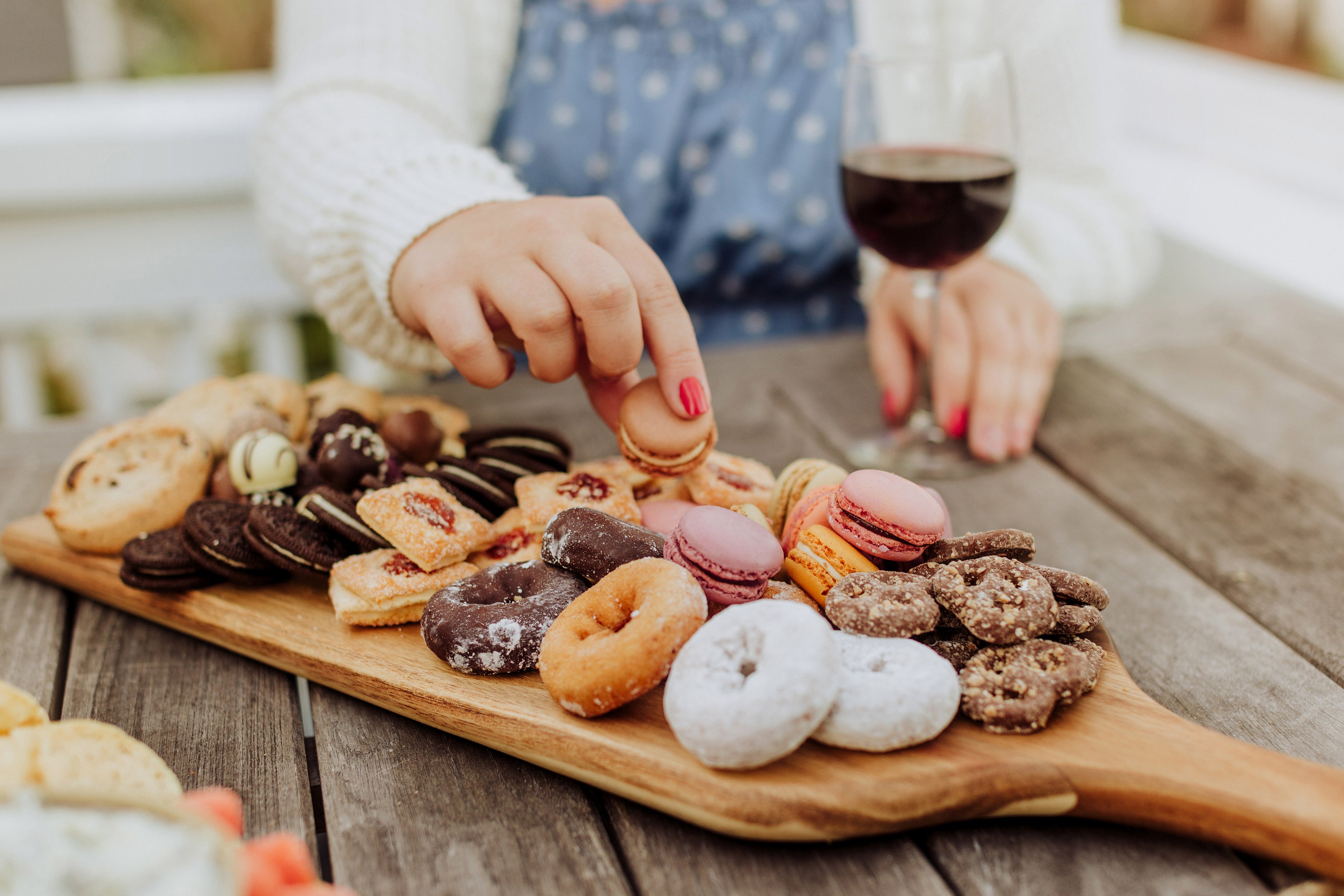 Ole Miss Rebels - Artisan 24" Acacia Charcuterie Board