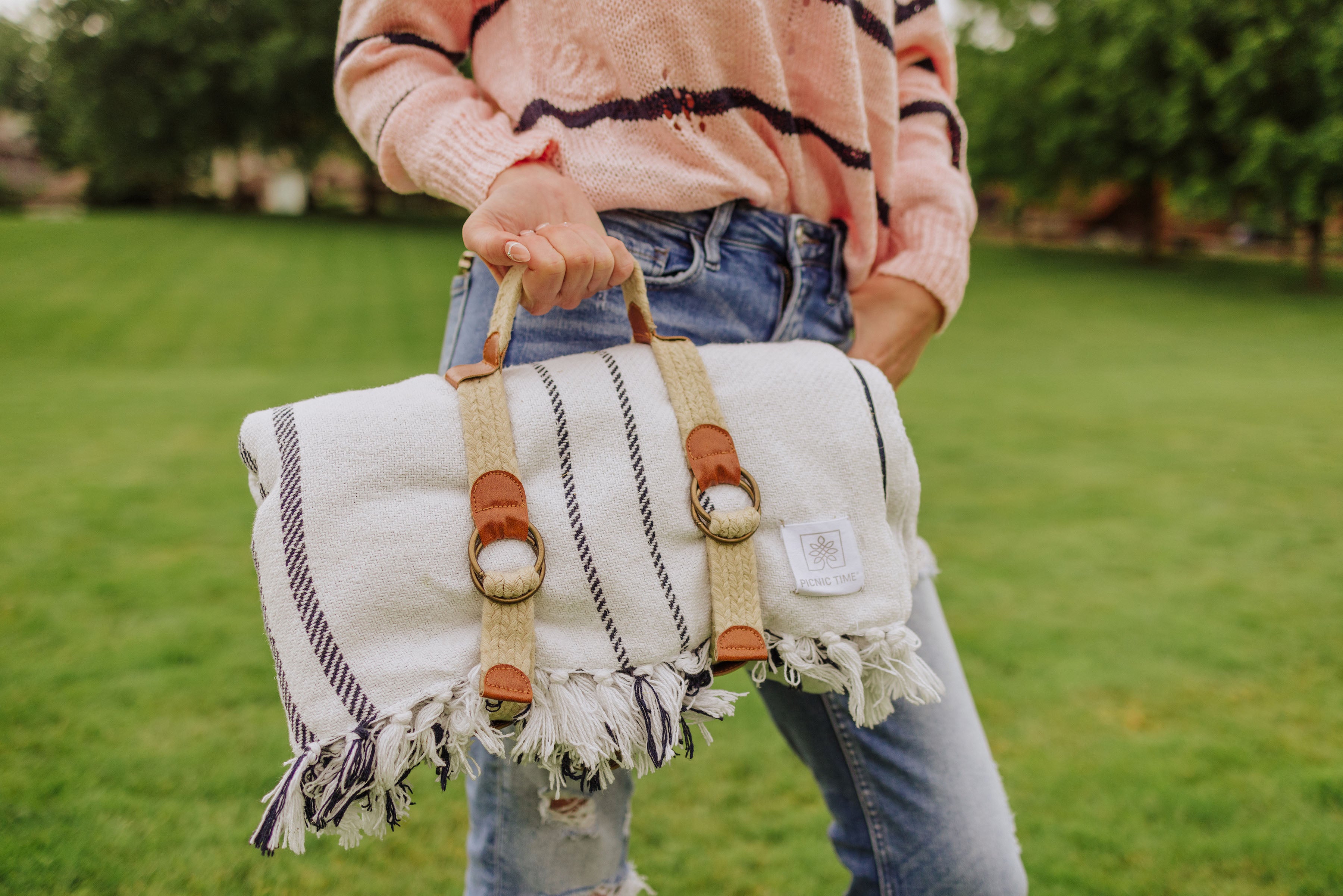 Montecito Picnic Blanket with Harness