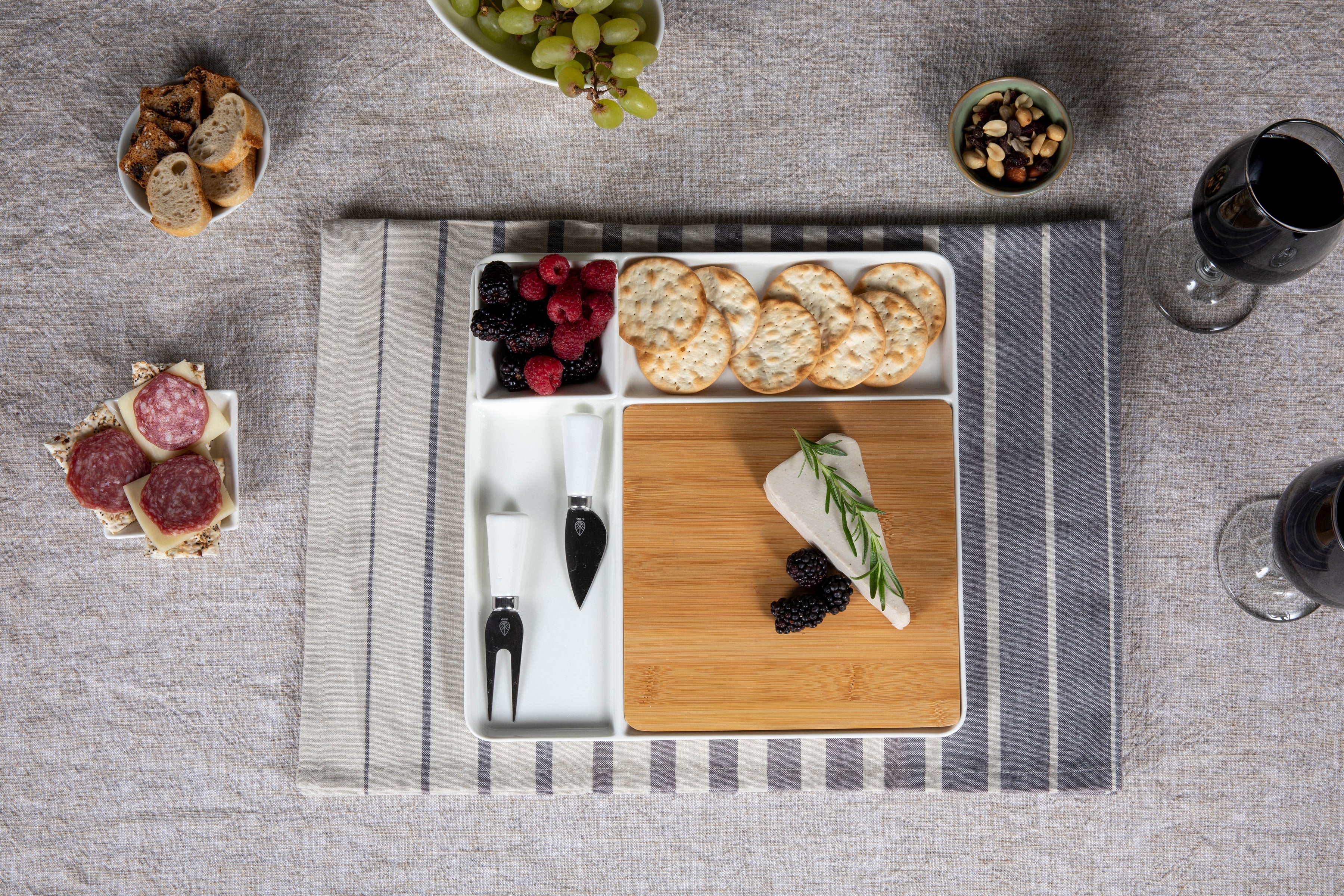 New England Patriots - Peninsula Cutting Board & Serving Tray