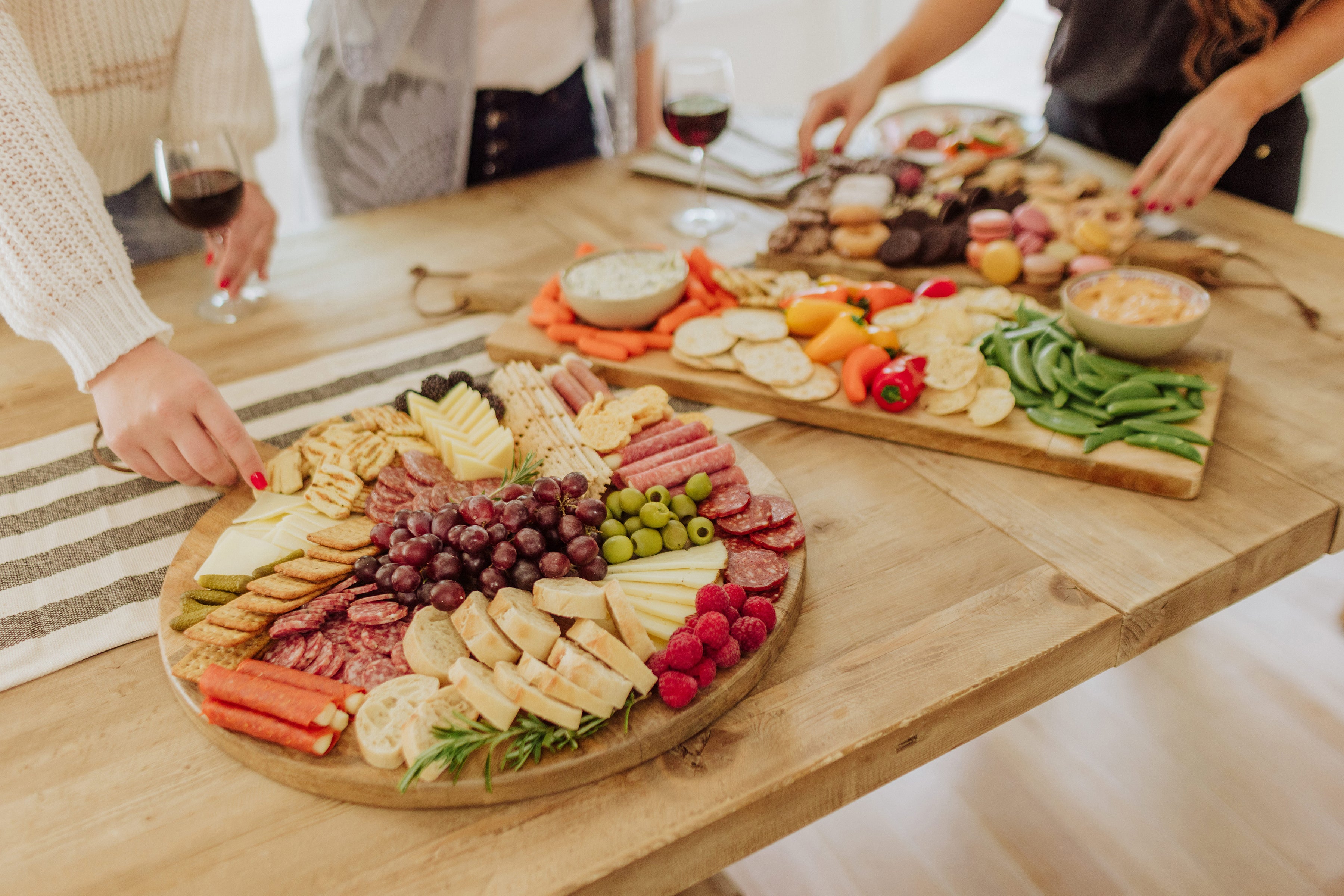 Ravi Round Charcuterie Board